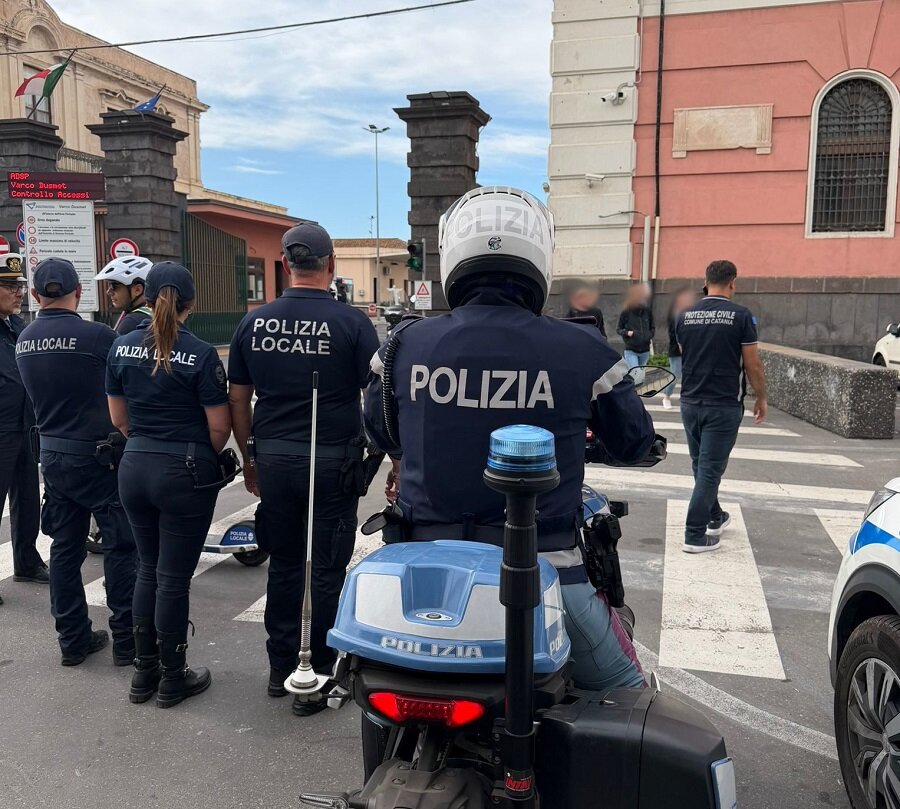 quasi-15-mila-crocieristi-sbarcati-al-porto-di-catania-1.jpeg quasi-15-mila-crocieristi-sbarcati-al-porto-di-catania-1.jpeg
