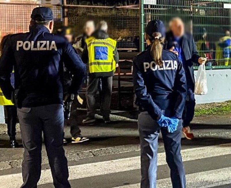 Allo stadio Massimino con i fumogeni nascosti nella biancheria intima