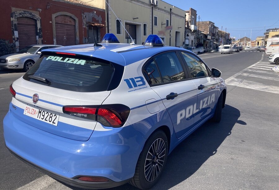 scoperti-a-rubare-cavi-di-rame-arrestati-dalla-polizia-di-stato-una-23enne-e-un-pregiudicato-46enne.jpeg scoperti-a-rubare-cavi-di-rame-arrestati-dalla-polizia-di-stato-una-23enne-e-un-pregiudicato-46enne.jpeg