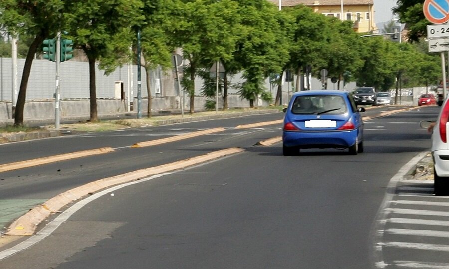 Chiusura temporanea controviale in via Santa Sofia nel III Municipio Chiusura temporanea controviale in via Santa Sofia nel III Municipio