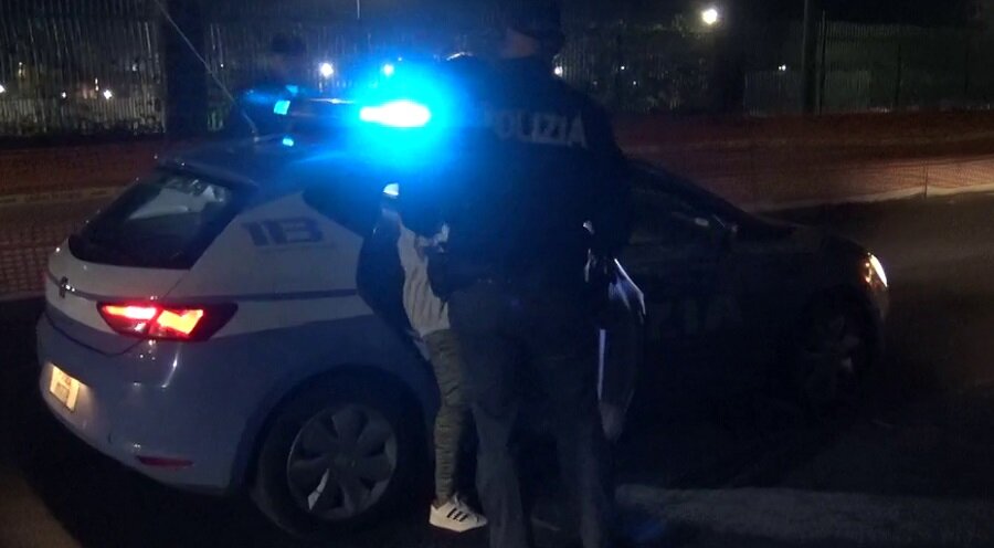 Ladro evade dai domiciliari per rubare in un’abitazione