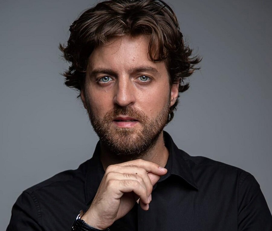 Il 26 marzo a Zo di Catania Akis.Tra l'Etna e il mare