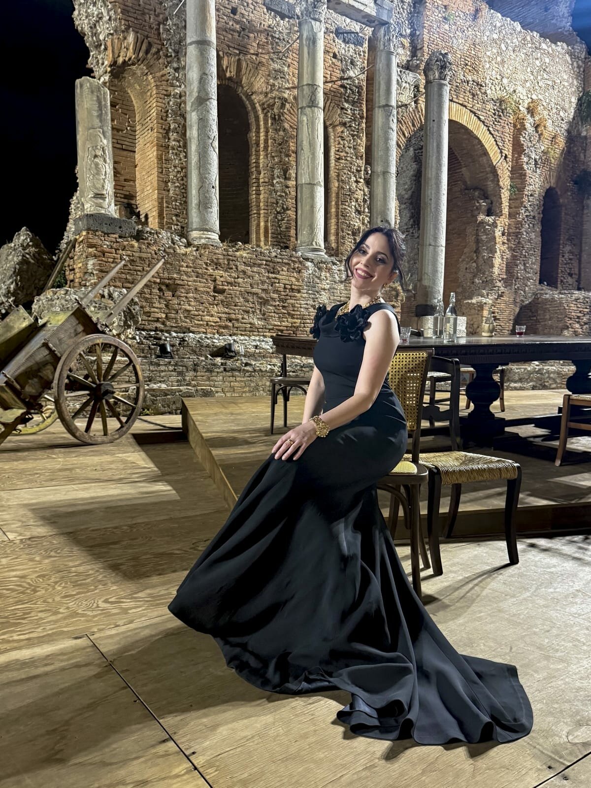 Lina Gervasi incanta l&rsquo;Alta Sartoria Dolce&Gabbana a Taormina