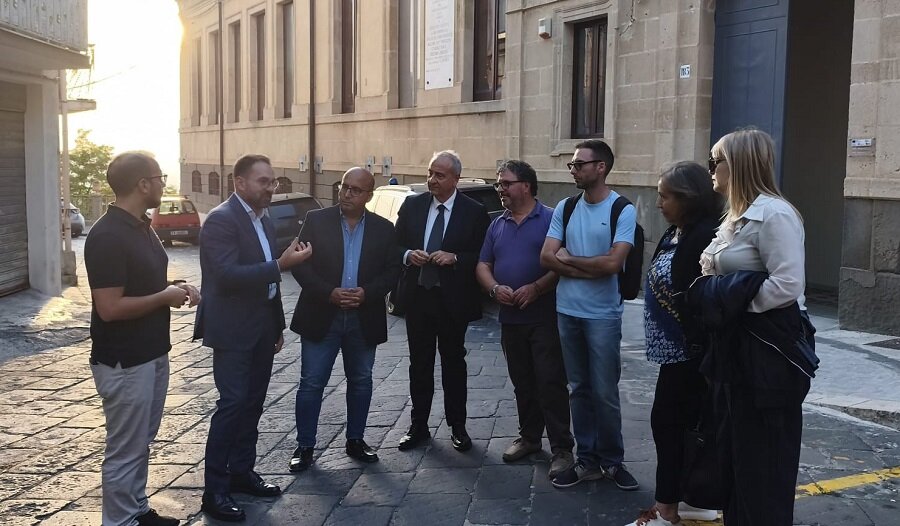 Mineo, Casa e Ospedale di Comunità al centro dell’incontro tra Asp e Comune Mineo, Casa e Ospedale di Comunità al centro dell’incontro tra Asp e Comune