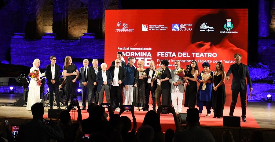 Al Teatro Antico la Festa del Teatro di Taormina Arte Al Teatro Antico la Festa del Teatro di Taormina Arte