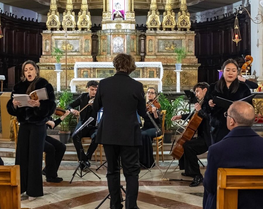 Solidariet&agrave; e partecipazione alla Chiesa dei Minoriti per lo Stabat Mater del M&deg; Davide Salemi