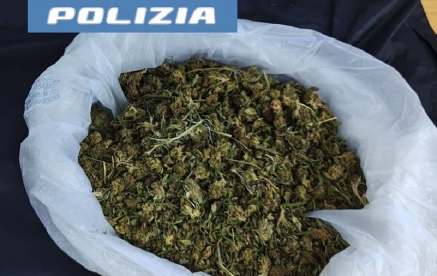 Trovato con la droga in garage, pusher adranita arrestato dalla Polizia di Stato