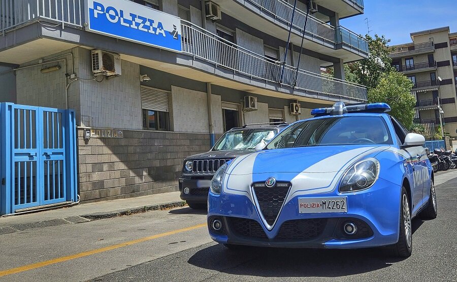 scoperta-e-chiusa-dalla-polizia-di-stato-una-casa-di-prostituzione-nel-cuore-di-catania.-denunciata-una-37enne-di-nazionalita’-cinese.jpeg scoperta-e-chiusa-dalla-polizia-di-stato-una-casa-di-prostituzione-nel-cuore-di-catania.-denunciata-una-37enne-di-nazionalita’-cinese.jpeg
