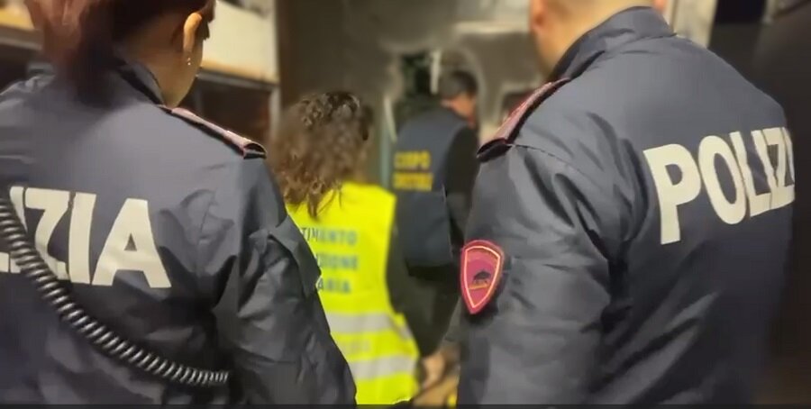 Task force coordinata dalla Polizia di Stato, controllati due ristoranti nei pressi di piazza Cavour