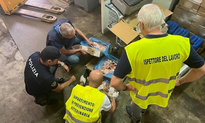 Controlli della task force coordinata dalla Polizia di Stato, chiuso deposito di alimenti