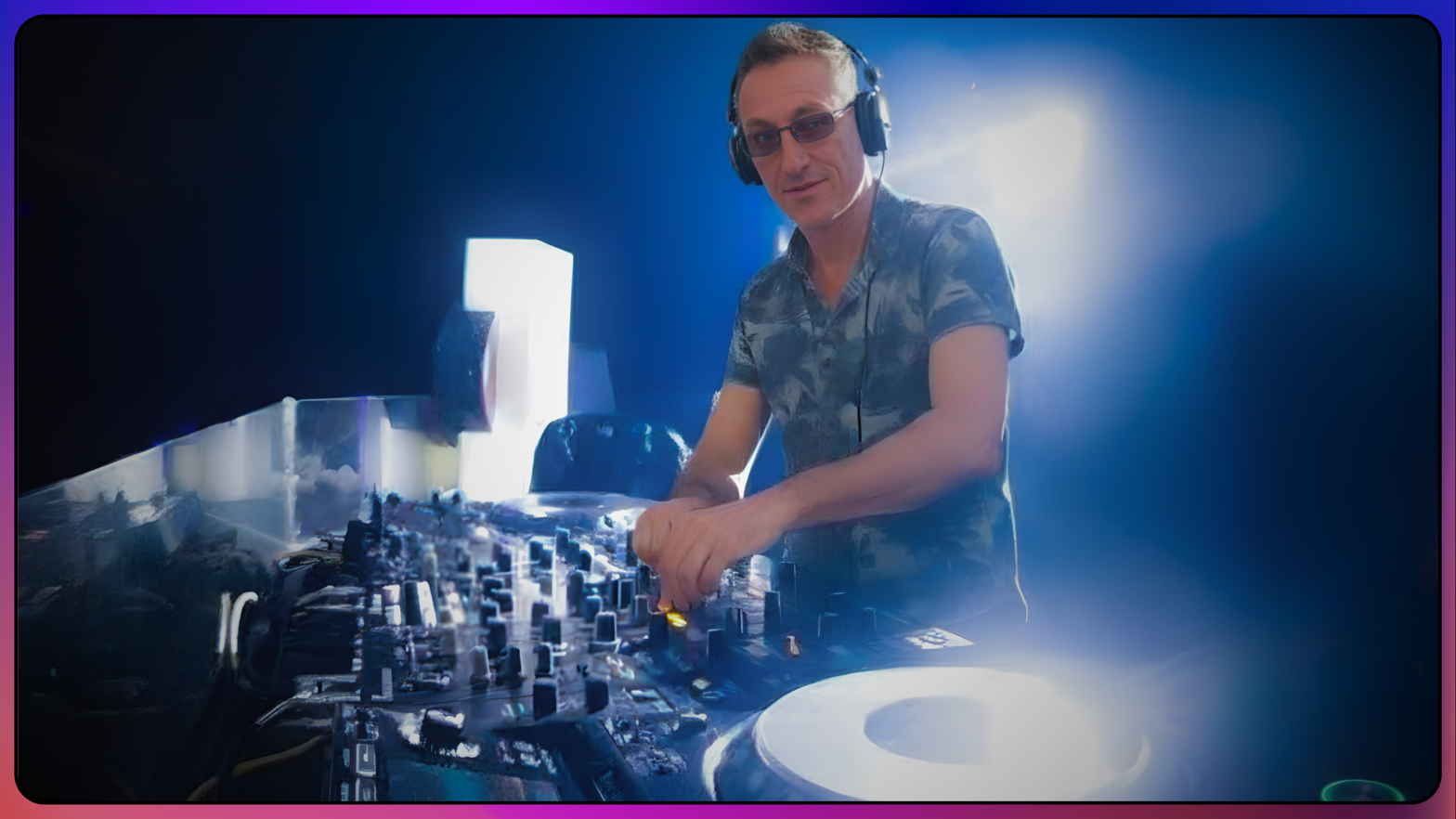 copy of dj evolution academy logo (200 x 100 px) (1920 x 1080 px) (youtube banner) (2)