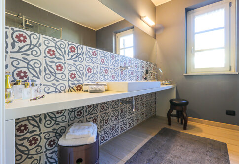 b60eea251b33df7572b0451fb79e927dd2703f5a