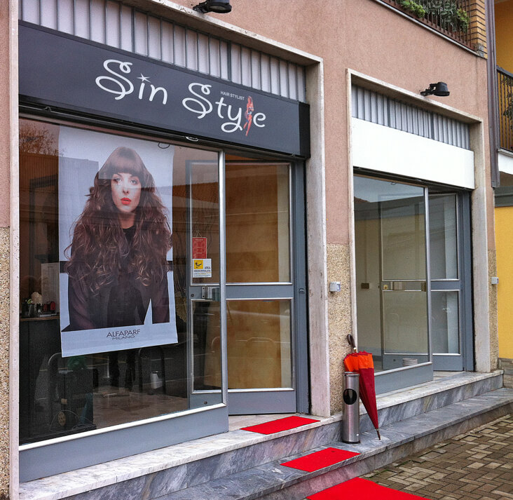 Sin Style - insegna plexiglass 05.jpg