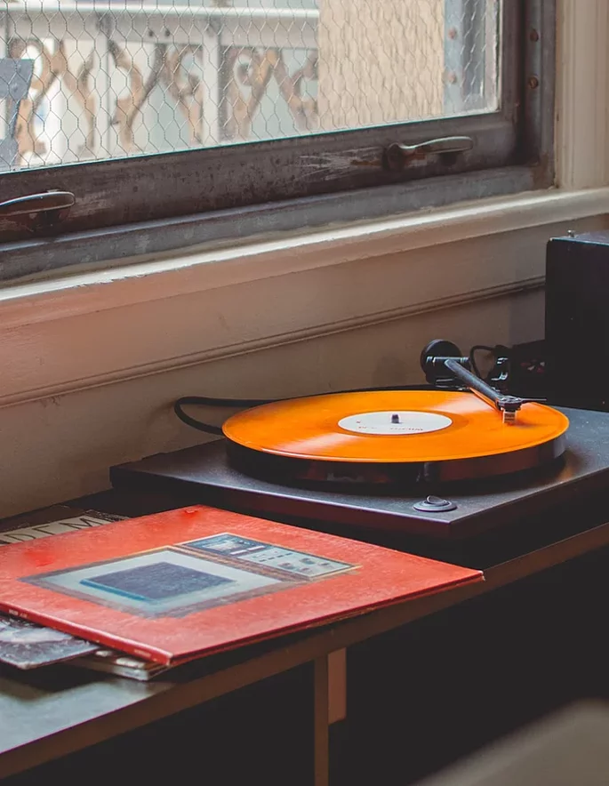 11062b_e5997e8a64434d06a09e87e0136240e7_mv2