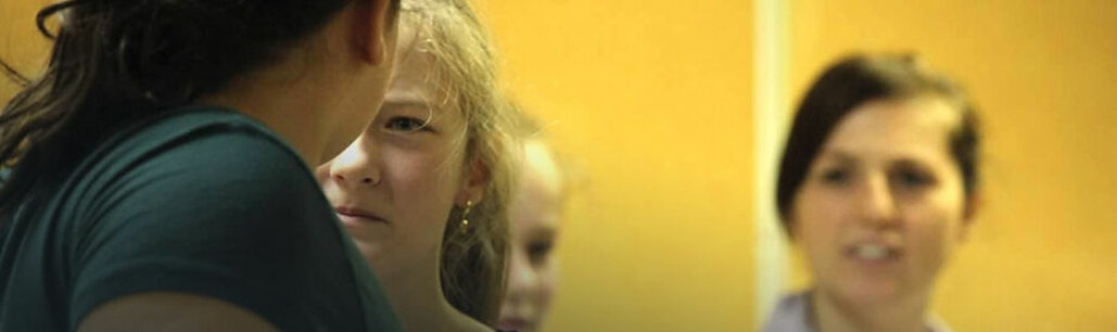 eyJmciI6IkF0ZWxpZXIgZGUgdGjp4nRyZSBQbGF5YmFjayBNb250culhbCBzdXIgbGUgdGjobWUgZGUgbCdpbnRpbWlkYXRpb24gYXZlYyBkZXMgamV1bmVzLCBhbmltYXRpb24gcGFyIFByb21pdG8gUGxheWJhY2siLCJlbiI6IlBsYXliYWNrIE1vbnRyZWFsIHRoZWF0cmUgd29ya3Nob3Agb24gdGhlIHRoZW1lIG9mIGJ1bGx5aW5nIHdpdGggeW91bmcgcGVvcGxlLCBmYWNpbGl0YXRlZCBieSBQcm9taXRvIFBsYXliYWNrIn0=