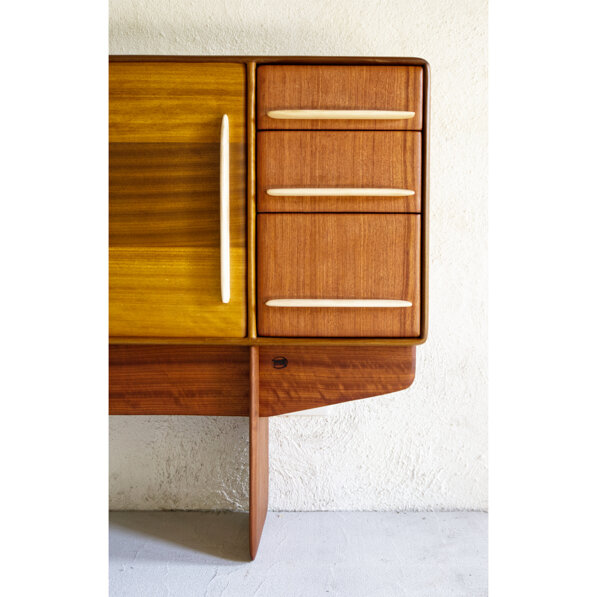 4e1c3b6c4cad5fc409b7a5da2968d1f203f3e37d