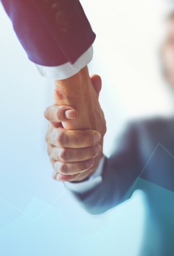 business-handshaking-agreement-background copia.jpeg