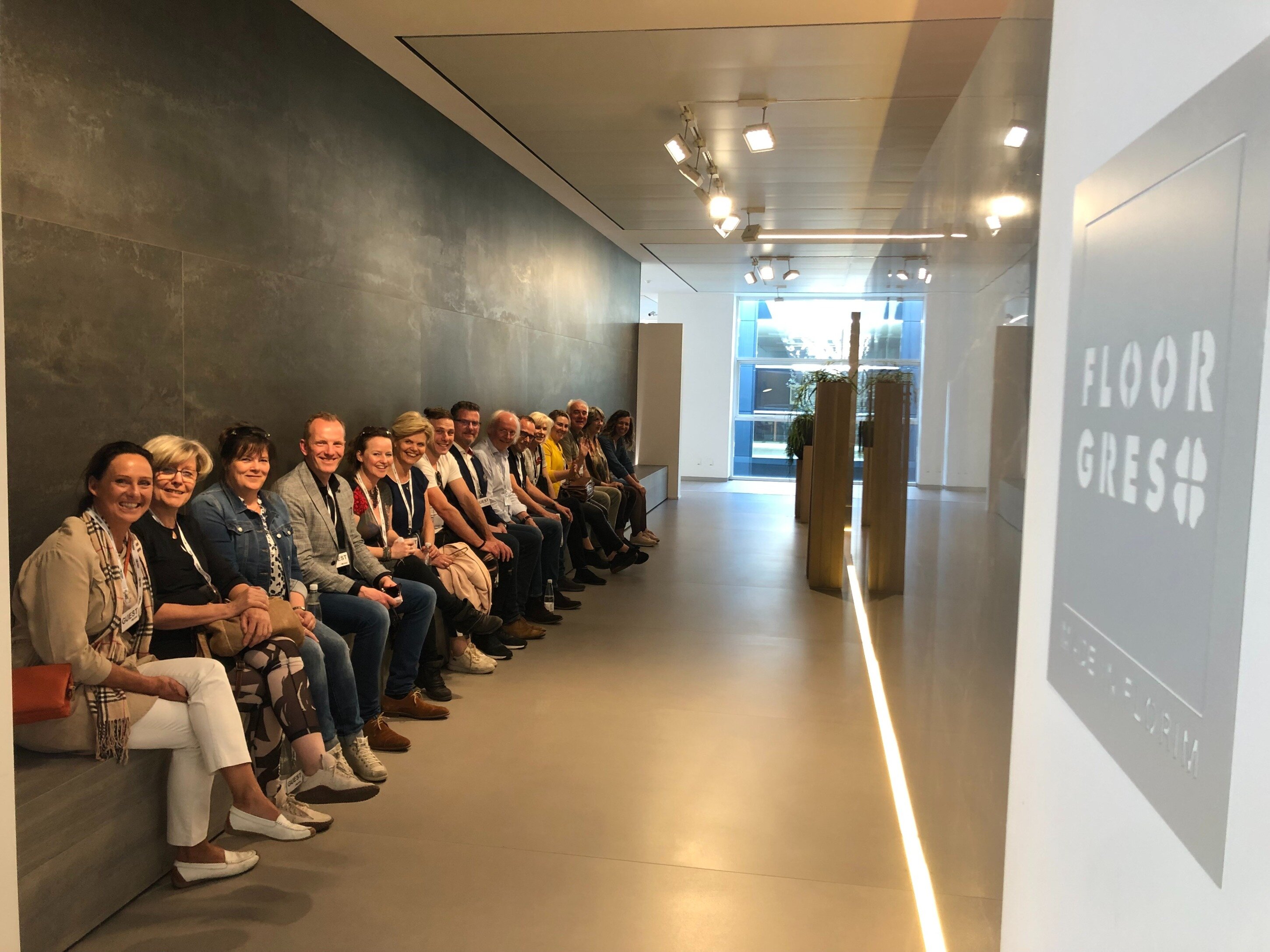 Met binnenhuisarchitecten groep VIA op werkbezoek in de Keramiek regio van Noord-Italië Met binnenhuisarchitecten groep VIA op werkbezoek in de Keramiek regio van Noord-Italië