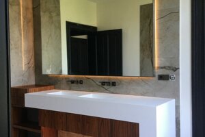 lichtontwerp-met-acupanelen-en-spiegelverlichting.jpeg lichtontwerp-met-acupanelen-en-spiegelverlichting.jpeg