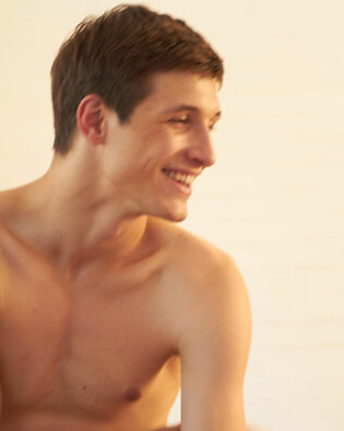 d496e2_e72b806199264e48a354f945fae7044amv2_d_1280_1600_s_2