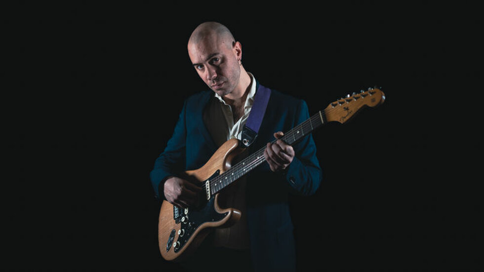 Federico Ficarra, Fik, on Stratocaster electric guitar. Photo by Stefano Cosi.
