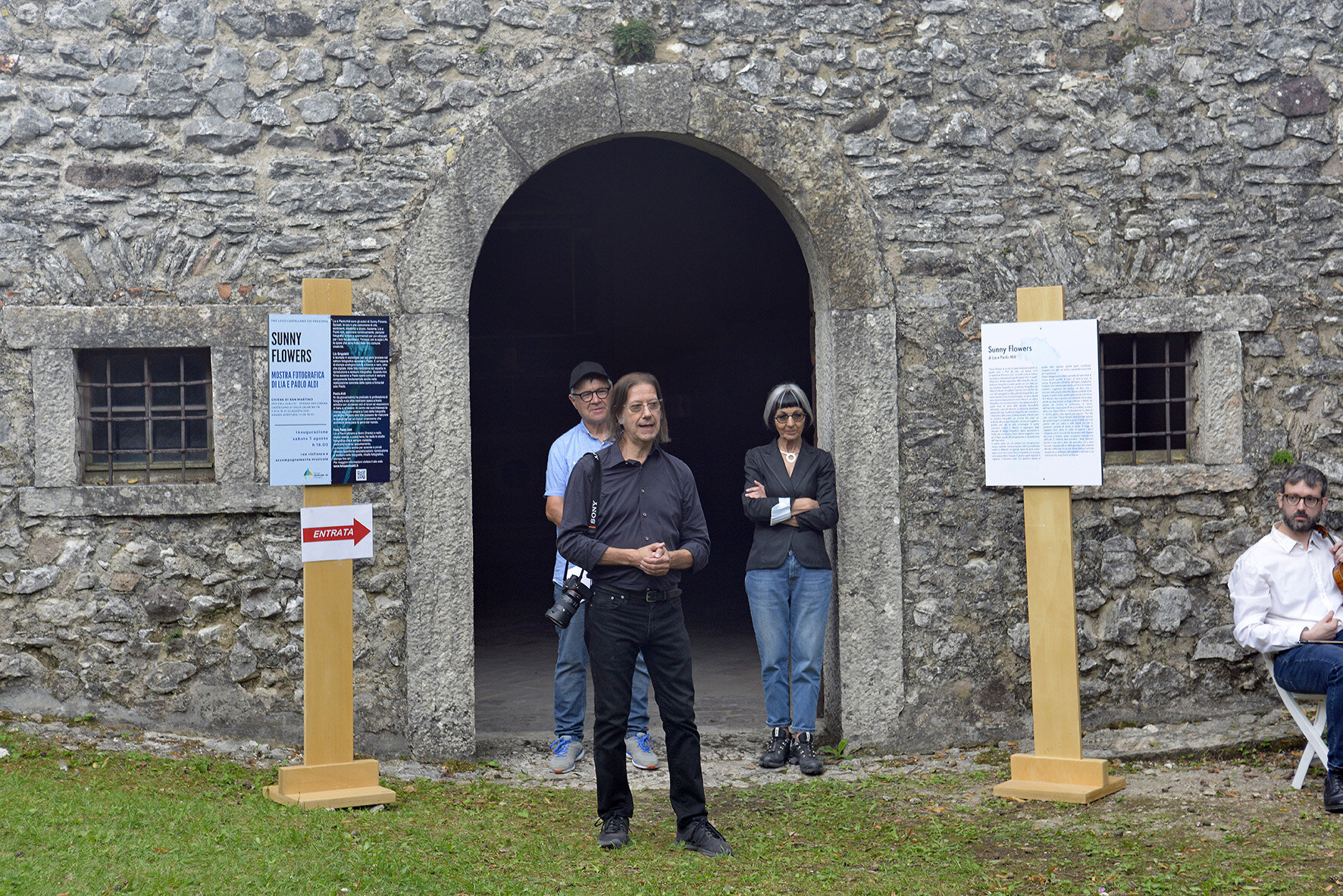 Mostra Sunny Flowers nella chiesa di S. Martino