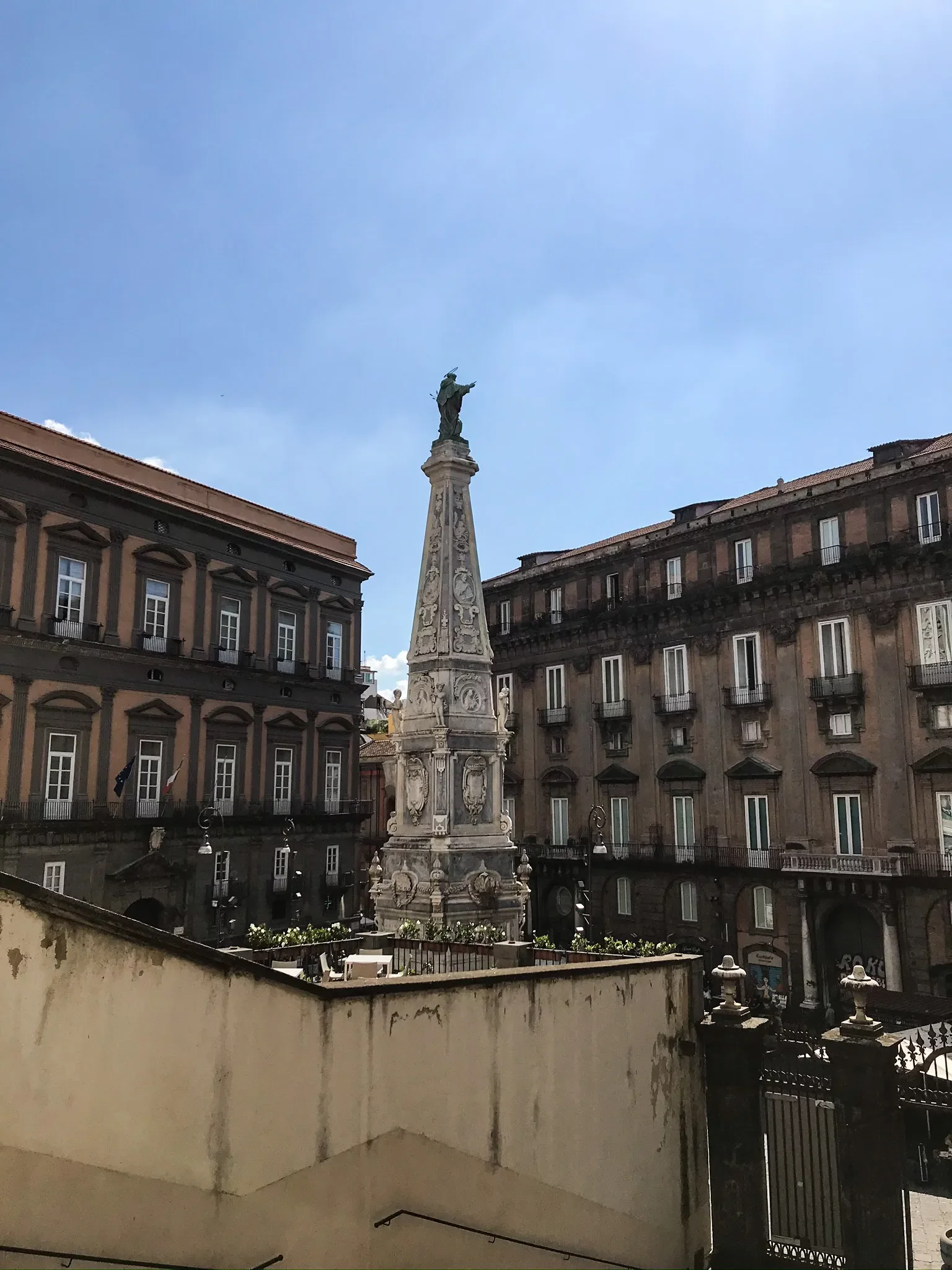 piazza-san-domenico-maggiore.jpg.webp centro storico di napoli