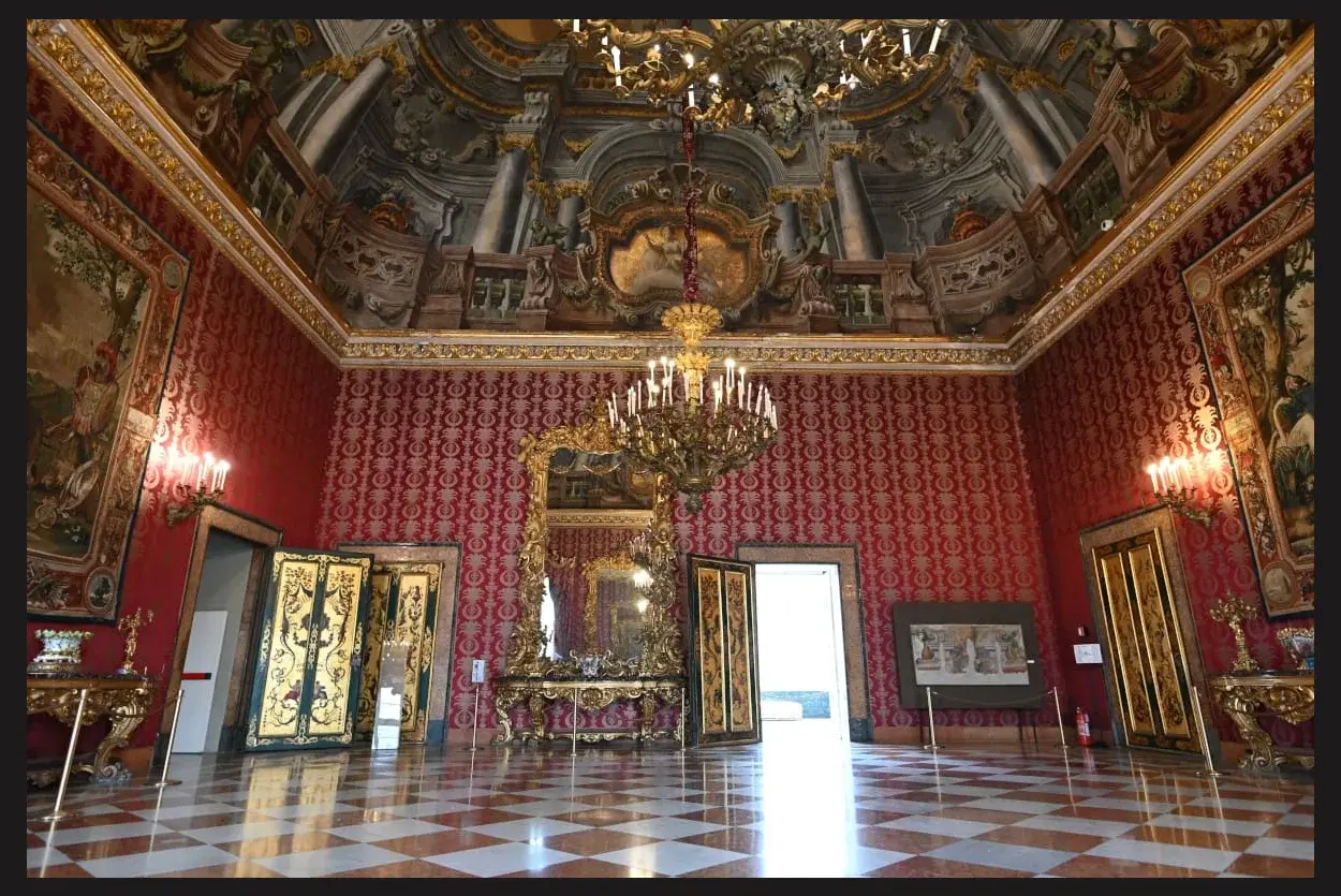 palacio-real.jpg.webp palazzo reale