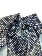 modello-eclissi-impermeabile-blu-a-pois-e-finitura-lucida