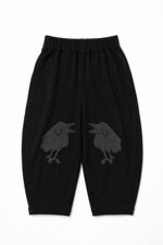 pantalone-morbido-con-corvi-raven