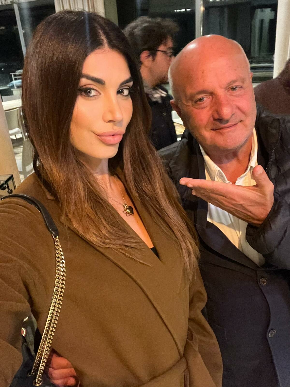 hostess-03.jpeg hostess-03.jpeg