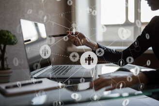 eyJpdCI6Ik1hcmtldGluZyBpbW1vYmlsaWFyZSBkaWdpdGFsZSBkaSBaZXJvQ29tbWlzc2lvbmk6IHVuIGNvbnN1bGVudGUgc2ZydXR0YSBsYSB0ZWNub2xvZ2lhIHBlciBsYSBtYXNzaW1hIHZpc2liaWxpdOAgc3UgcG9ydGFsaSBlIHNvY2lhbC4ifQ==