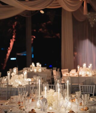 JTdCJTIyaXQlMjIlM0ElMjJWaWxsYSUyME51bnppYXRpbmElMjAlQzMlQTglMjB1bmElMjBzcGxlbmRpZGElMjB2aWxsYSUyMGltbWVyc2ElMjBuZWwlMjB2ZXJkZSUyQyUyMHNpdHVhdGElMjBpbiUyMHVuYSUyMHBvc2l6aW9uZSUyMHN0cmF0ZWdpY2ElMjB0cmElMjBDYXRhbmlhJTIwZSUyMFNpcmFjdXNhJTJDJTIwdmljaW5vJTIwYSUyMENhcmxlbnRpbmklMkMlMjBpZGVhbGUlMjBwZXIlMjBjaGklMjBkZXNpZGVyYSUyMHVuJTIwYW1iaWVudGUlMjB0cmFucXVpbGxvJTIwZSUyMHJpc2VydmF0byUyMHBlciUyMGNlbGVicmFyZSUyMG1hdHJpbW9uaSUyMGVkJTIwZXZlbnRpJTIwaW5kaW1lbnRpY2FiaWxpLiUyMCUyMExhJTIwdmlsbGElMjBvZmZyZSUyMGFtcGklMjBzcGF6aSUyMGVzdGVybmklMkMlMjB0cmElMjBjdWklM0ElMjAlMjBVbmElMjB6b25hJTIwYWRpYWNlbnRlJTIwYWxsYSUyMHBpc2NpbmElMkMlMjBwZXJmZXR0YSUyMHBlciUyMGNvY2t0YWlsJTIwZGklMjBiZW52ZW51dG8lMkMlMjBhcGVyaXRpdmklMjBvJTIwbW9tZW50aSUyMGRpJTIwcmVsYXglMjBpbW1lcnNpJTIwbmVsbGElMjBsdWNlJTIwZGVsJTIwc29sZS4lMjAlMjBVbiUyMGdyYW5kZSUyMHNwYXppbyUyMHZlcmRlJTIwZGklMjA2NTAlMjBtcSUyQyUyMGlkZWFsZSUyMHBlciUyMGFsbGVzdGltZW50aSUyMGRpJTIwYmFuY2hldHRpJTJDJTIwcHJhbnppJTIwZSUyMGNlbmUlMjBhbGwlRTIlODAlOTlhcGVydG8lMkMlMjBjb24lMjBsYSUyMHBvc3NpYmlsaXQlQzMlQTAlMjBkaSUyMG9yZ2FuaXp6YXJlJTIwbGElMjBkaXNwb3NpemlvbmUlMjBkZWdsaSUyMG9zcGl0aSUyMGluJTIwdG90YWxlJTIwbGliZXJ0JUMzJUEwLiUyMCUyMFVuJTIwc3VnZ2VzdGl2byUyMGJvc2NvJTJDJTIwdXRpbGl6emFiaWxlJTIwcGVyJTIwYnVmZmV0JTJDJTIwbW9tZW50aSUyMGNvbnZpdmlhbGklMjBvJTIwcGVyJTIwY2VsZWJyYXJlJTIwcml0aSUyMHNpbWJvbGljaSUyMGUlMjBjZXJpbW9uaWUlMjBpbiUyMHVuJUUyJTgwJTk5YXRtb3NmZXJhJTIwbmF0dXJhbGUlMjBlJTIwaW50aW1hLiUyMCUyMFNlcnZpemlvJTIwZ29sZiUyMGNhciUyMEFtcGlhJTIwcGFsZXN0cmElMjAlMjAlMjBMYSUyMHBhcnRlJTIwZGVkaWNhdGElMjBhbGxhJTIwYmFuY2hldHRpc3RpY2ElMjAlQzMlQTglMjBzZXJ2aXRhJTIwZGElMjBzZXJ2aXppJTIwaWdpZW5pY2klMjBzZXBhcmF0aSUyQyUyMGNvbW9kYW1lbnRlJTIwdmljaW5pJTIwYWxsJUUyJTgwJTk5YXJlYSUyQyUyMGdhcmFudGVuZG8lMjBwcmF0aWNpdCVDMyVBMCUyMGUlMjBjb21mb3J0JTIwYWdsaSUyMG9zcGl0aS4lMjAlMjBMYSUyMHZpbGxhJTIwZGlzcG9uZSUyMGFuY2hlJTIwZGklMjBwYXJjaGVnZ2lvJTIwcGVyJTIwZ2xpJTIwb3NwaXRpJTIwZSUyMG9mZnJlJTIwbGElMjBwb3NzaWJpbGl0JUMzJUEwJTIwZGklMjB1c3VmcnVpcmUlMjBkZWdsaSUyMHNwYXppJTIwaW50ZXJuaSUyMHBlciUyMHRyZSUyMGdpb3JuaSUyMGNvbnNlY3V0aXZpJTJDJTIwcHJldmlvJTIwYWNjb3JkbyUyMGUlMjBwcmVub3RhemlvbmUuJTIwUXVlc3RhJTIwb3B6aW9uZSUyMGNvbnNlbnRlJTIwYWdsaSUyMHNwb3NpJTIwZSUyMGFsbGUlMjBwZXJzb25lJTIwcGklQzMlQjklMjBjYXJlJTIwZGklMjB2aXZlcmUlMjBsJUUyJTgwJTk5aW50ZXJhJTIwZXNwZXJpZW56YSUyMGRlbCUyMG1hdHJpbW9uaW8lMjBpbiUyMHRvdGFsZSUyMHByaXZhY3klMjBlJTIwY29tb2RpdCVDMyVBMC4lMjAlMjBJbW1lcnNhJTIwaW4lMjB1biUyMGNvbnRlc3RvJTIwc2lsZW56aW9zbyUyMGUlMjBuYXR1cmFsZSUyQyUyMFZpbGxhJTIwTnVuemlhdGluYSUyMCVDMyVBOCUyMHBlcmZldHRhJTIwcGVyJTIwZm90b2dyYWZpZSUyMGUlMjByaXByZXNlJTIwZGFsbCVFMiU4MCU5OWFsdG8lMkMlMjBvZmZyZW5kbyUyMHNjZW5hcmklMjBlbGVnYW50aSUyMGUlMjBzdWdnZXN0aXZpJTIwcGVyJTIwY2F0dHVyYXJlJTIwb2duaSUyMG1vbWVudG8lMjBzcGVjaWFsZS4lMjAlMjBTRVJWSVpJJTIwJTIwVmlsbGElMjBOdW56aWF0aW5hJTIwb2ZmcmUlMjBhbXBpJTIwc3BhemklMjBlc3Rlcm5pJTIwZSUyMGFtYmllbnRpJTIwcmFmZmluYXRpJTJDJTIwaWRlYWxpJTIwcGVyJTIwYWNjb2dsaWVyZSUyMG1hdHJpbW9uaSUyMGVkJTIwZXZlbnRpJTIwZXNjbHVzaXZpJTNBJTIwJTVDdCVFMiU4MCVBMiU1Q3RBcmVhJTIwcGlzY2luYSUyMGNvbiUyMHpvbmElMjBhZGlhY2VudGUlMkMlMjBwZXJmZXR0YSUyMHBlciUyMGNvY2t0YWlsJTJDJTIwYXBlcml0aXZpJTIwbyUyMG1vbWVudGklMjBkaSUyMHJlbGF4JTIwaW1tZXJzaSUyMG5lbGxhJTIwbmF0dXJhJTIwZSUyMG5lbGxhJTIwbHVjZSUyMGRlbCUyMHNvbGUuJTIwJTVDdCVFMiU4MCVBMiU1Q3RBbXBpbyUyMGdpYXJkaW5vJTIwZGklMjA2NTAlMjBtcSUyQyUyMGlkZWFsZSUyMHBlciUyMGJhbmNoZXR0aSUyQyUyMHByYW56aSUyMGUlMjBjZW5lJTIwYWxsJUUyJTgwJTk5YXBlcnRvJTJDJTIwY29uJTIwbGElMjBwb3NzaWJpbGl0JUMzJUEwJTIwZGklMjBwZXJzb25hbGl6emFyZSUyMGxlJTIwZGlzcG9zaXppb25pJTIwaW4lMjBiYXNlJTIwYWxsZSUyMGVzaWdlbnplJTIwZGVnbGklMjBvc3BpdGkuJTIwJTVDdCVFMiU4MCVBMiU1Q3RCb3NjbyUyMHN1Z2dlc3Rpdm8lMkMlMjB1dGlsaXp6YWJpbGUlMjBwZXIlMjBidWZmZXQlMkMlMjBtb21lbnRpJTIwY29udml2aWFsaSUyMG8lMjBwZXIlMjByaXRpJTIwc2ltYm9saWNpJTIwZSUyMGNlcmltb25pZSUyMGluJTIwdW4lRTIlODAlOTlhdG1vc2ZlcmElMjBuYXR1cmFsZSUyMGUlMjBpbnRpbWEuJTIwJTVDdCVFMiU4MCVBMiU1Q3RQaWFubyUyMEIlMjBnYXJhbnRpdG8lM0ElMjBpbiUyMGNhc28lMjBkaSUyMGNvbmRpemlvbmklMjBtZXRlb3JvbG9naWNoZSUyMGF2dmVyc2UlMkMlMjAlQzMlQTglMjBkaXNwb25pYmlsZSUyMHVuYSUyMHRlbnNvc3RydXR0dXJhJTIwY29wZXJ0YSUyMChDcmlzdGFsKSUyMGNvbiUyMHVuYSUyMGNhcGllbnphJTIwZmlubyUyMGElMjAyNTAlMjBwZXJzb25lLiUyMChJbnNlcmlyZSUyMGZvdG8lMjB0ZW5kb3N0cnV0dHVyYSUyMENyaXN0YWwpJTIwJTIwRG90YXppb25pJTIwJTVDdCVFMiU4MCVBMiU1Q3RQaXNjaW5hJTIwJTVDdCVFMiU4MCVBMiU1Q3Rab25hJTIwc29sYXJpdW0lMjAlNUN0JUUyJTgwJUEyJTVDdEdpYXJkaW5vJTIwJTVDdCVFMiU4MCVBMiU1Q3RQYXJjaGVnZ2lvJTIwcHJpdmF0byUyMCU1Q3QlRTIlODAlQTIlNUN0QXJlYSUyMGZpdG5lc3MlMjAlNUN0JUUyJTgwJUEyJTVDdFdpLUZpJTIwJTVDdCVFMiU4MCVBMiU1Q3RBcmVhJTIwcmljZXZpbWVudGklMjAlNUN0JUUyJTgwJUEyJTVDdFNlcnZpemlvJTIwZ29sZiUyMGNhcnQlMjAlMjBDYW1lcmUlMjAlNUN0JUUyJTgwJUEyJTVDdDElMjBTdWl0ZSUyMFN1cGVyaW9yJTIwY29uJTIwdmFzY2ElMjBpZHJvbWFzc2FnZ2lvJTIwaW4lMjBjYW1lcmElMjAlNUN0JUUyJTgwJUEyJTVDdDElMjBDYW1lcmElMjBEZWx1eGUlMjAlNUN0JUUyJTgwJUEyJTVDdDElMjBDYW1lcmElMjBTdGFuZGFyZCUyMGNvbiUyMG1hbnNhcmRhJTIwJUYwJTlGJTkxJTg5JTIwVG90YWxlJTNBJTIwNyUyMHBvc3RpJTIwbGV0dG8lMjAlMjAlRTIlQjglQkIlMjAlMjBTRVJWSVpJJTIwQUdHSVVOVElWSSUyMCUyMFBlciUyMHJlbmRlcmUlMjBsJUUyJTgwJTk5ZXNwZXJpZW56YSUyMGFuY29yYSUyMHBpJUMzJUI5JTIwZXNjbHVzaXZhJTJDJTIwbGElMjB2aWxsYSUyMG1ldHRlJTIwYSUyMGRpc3Bvc2l6aW9uZSUyMHVuYSUyMHNlbGV6aW9uZSUyMGRpJTIwc2Vydml6aSUyMHByZW1pdW0lMjBmb3JuaXRpJTIwZGElMjBwYXJ0bmVyJTIwZXN0ZXJuaSUyMHF1YWxpZmljYXRpJTNBJTIwJTVDdCVFMiU4MCVBMiU1Q3RNYXNzYWdnaW8lMjBkaSUyMGNvcHBpYSUyMGNvbiUyMHZpc3RhJTIwcGFub3JhbWljYSUyMCU1Q3QlRTIlODAlQTIlNUN0UGl6emElMjBQYXJ0eSUyMCU1Q3QlRTIlODAlQTIlNUN0UG9vbCUyMFBhcnR5JTIwQnJ1bmNoJTIwJTVDdCVFMiU4MCVBMiU1Q3RUcmFzcG9ydG8lMjBwcml2YXRvJTIwJTVDdCVFMiU4MCVBMiU1Q3ROb2xlZ2dpbyUyMHlhY2h0JTIwJTIwJTIwJTIwJTIwJTIwJTIwJUUyJTgwJUEyJTIwJTIwJTIwJTIwJTIwJTIwQXV0byUyMGQlRTIlODAlOTllcG9jYSUyMCUyMCUyMCVFMiVCOCVCQiUyMCUyMENISSUyMFNJQU1PJTIwJTIwSW1tZXJzYSUyMG5lbCUyMHZlcmRlJTIwZSUyMHNpdHVhdGElMjBpbiUyMHVuYSUyMHBvc2l6aW9uZSUyMHN0cmF0ZWdpY2ElMjB0cmElMjBDYXRhbmlhJTIwZSUyMFNpcmFjdXNhJTJDJTIwYSUyMHBvY2hpJTIwcGFzc2klMjBkYSUyMENhcmxlbnRpbmklMkMlMjBWaWxsYSUyME51bnppYXRpbmElMjAlQzMlQTglMjBsYSUyMHNjZWx0YSUyMGlkZWFsZSUyMHBlciUyMGNoaSUyMGRlc2lkZXJhJTIwdW4lMjBhbWJpZW50ZSUyMHRyYW5xdWlsbG8lMjBlJTIwcmlzZXJ2YXRvJTIwcGVyJTIwY2VsZWJyYXJlJTIwbWF0cmltb25pJTIwZWQlMjBldmVudGklMjBpbmRpbWVudGljYWJpbGkuJTIwJTIwTGElMjB2aWxsYSUyMGRpc3BvbmUlMjBkaSUyMHNwYXppJTIwdmVyc2F0aWxpJTIwZSUyMHN1Z2dlc3RpdmklM0ElMjBsJUUyJTgwJTk5YXJlYSUyMHBpc2NpbmElMjBwZXIlMjBhY2NvZ2xpZXJlJTIwZ2xpJTIwb3NwaXRpJTIwY29uJTIwY29ja3RhaWwlMjBlJTIwYXBlcml0aXZpJTJDJTIwaWwlMjBnaWFyZGlubyUyMGRpJTIwNjUwJTIwbXElMjBwZXIlMjBwcmFuemklMjBlJTIwY2VuZSUyMGFsbCVFMiU4MCU5OWFwZXJ0byUyMGUlMjB1biUyMGJvc2NvJTIwaW5jYW50ZXZvbGUlMjBwZXJmZXR0byUyMHBlciUyMHJpdGklMjBzaW1ib2xpY2klMjBvJTIwbW9tZW50aSUyMGNvbnZpdmlhbGklMjBpbiUyMHVuJUUyJTgwJTk5YXRtb3NmZXJhJTIwaW50aW1hJTIwZSUyMG5hdHVyYWxlLiUyMCUyMEdsaSUyMHNwYXppJTIwaW50ZXJuaSUyQyUyMGRpc3BvbmliaWxpJTIwc3UlMjBwcmVub3RhemlvbmUlMjBwZXIlMjB1biUyMHNvZ2dpb3JubyUyMGZpbm8lMjBhJTIwdHJlJTIwZ2lvcm5pJTIwY29uc2VjdXRpdmklMkMlMjBjb25zZW50b25vJTIwYWdsaSUyMHNwb3NpJTIwZSUyMGFpJTIwbG9ybyUyMGNhcmklMjBkaSUyMHZpdmVyZSUyMGwlRTIlODAlOTlpbnRlcmElMjBlc3BlcmllbnphJTIwZGVsJTIwbWF0cmltb25pbyUyMGluJTIwdG90YWxlJTIwcHJpdmFjeSUyMGUlMjBjb21mb3J0LiUyMCUyMEdyYXppZSUyMGFsbGElMjBzdWElMjBwb3NpemlvbmUlMjBwcml2aWxlZ2lhdGElMjBlJTIwYWklMjBwYWVzYWdnaSUyMGNpcmNvc3RhbnRpJTJDJTIwVmlsbGElMjBOdW56aWF0aW5hJTIwcmFwcHJlc2VudGElMjBhbmNoZSUyMHVuYSUyMGNvcm5pY2UlMjBpZGVhbGUlMjBwZXIlMjBmb3RvZ3JhZmllJTIwZSUyMHJpcHJlc2UlMjBhZXJlZSUyQyUyMHJlZ2FsYW5kbyUyMHNjZW5hcmklMjBlbGVnYW50aSUyMGUlMjBzZW56YSUyMHRlbXBvLiUyMiU3RA==