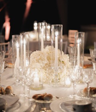 JTdCJTIyaXQlMjIlM0ElMjJWaWxsYSUyME51bnppYXRpbmElMjAlQzMlQTglMjB1bmElMjBzcGxlbmRpZGElMjB2aWxsYSUyMGltbWVyc2ElMjBuZWwlMjB2ZXJkZSUyQyUyMHNpdHVhdGElMjBpbiUyMHVuYSUyMHBvc2l6aW9uZSUyMHN0cmF0ZWdpY2ElMjB0cmElMjBDYXRhbmlhJTIwZSUyMFNpcmFjdXNhJTJDJTIwdmljaW5vJTIwYSUyMENhcmxlbnRpbmklMkMlMjBpZGVhbGUlMjBwZXIlMjBjaGklMjBkZXNpZGVyYSUyMHVuJTIwYW1iaWVudGUlMjB0cmFucXVpbGxvJTIwZSUyMHJpc2VydmF0byUyMHBlciUyMGNlbGVicmFyZSUyMG1hdHJpbW9uaSUyMGVkJTIwZXZlbnRpJTIwaW5kaW1lbnRpY2FiaWxpLiUyMCUyMExhJTIwdmlsbGElMjBvZmZyZSUyMGFtcGklMjBzcGF6aSUyMGVzdGVybmklMkMlMjB0cmElMjBjdWklM0ElMjAlMjBVbmElMjB6b25hJTIwYWRpYWNlbnRlJTIwYWxsYSUyMHBpc2NpbmElMkMlMjBwZXJmZXR0YSUyMHBlciUyMGNvY2t0YWlsJTIwZGklMjBiZW52ZW51dG8lMkMlMjBhcGVyaXRpdmklMjBvJTIwbW9tZW50aSUyMGRpJTIwcmVsYXglMjBpbW1lcnNpJTIwbmVsbGElMjBsdWNlJTIwZGVsJTIwc29sZS4lMjAlMjBVbiUyMGdyYW5kZSUyMHNwYXppbyUyMHZlcmRlJTIwZGklMjA2NTAlMjBtcSUyQyUyMGlkZWFsZSUyMHBlciUyMGFsbGVzdGltZW50aSUyMGRpJTIwYmFuY2hldHRpJTJDJTIwcHJhbnppJTIwZSUyMGNlbmUlMjBhbGwlRTIlODAlOTlhcGVydG8lMkMlMjBjb24lMjBsYSUyMHBvc3NpYmlsaXQlQzMlQTAlMjBkaSUyMG9yZ2FuaXp6YXJlJTIwbGElMjBkaXNwb3NpemlvbmUlMjBkZWdsaSUyMG9zcGl0aSUyMGluJTIwdG90YWxlJTIwbGliZXJ0JUMzJUEwLiUyMCUyMFVuJTIwc3VnZ2VzdGl2byUyMGJvc2NvJTJDJTIwdXRpbGl6emFiaWxlJTIwcGVyJTIwYnVmZmV0JTJDJTIwbW9tZW50aSUyMGNvbnZpdmlhbGklMjBvJTIwcGVyJTIwY2VsZWJyYXJlJTIwcml0aSUyMHNpbWJvbGljaSUyMGUlMjBjZXJpbW9uaWUlMjBpbiUyMHVuJUUyJTgwJTk5YXRtb3NmZXJhJTIwbmF0dXJhbGUlMjBlJTIwaW50aW1hLiUyMCUyMFNlcnZpemlvJTIwZ29sZiUyMGNhciUyMEFtcGlhJTIwcGFsZXN0cmElMjAlMjAlMjBMYSUyMHBhcnRlJTIwZGVkaWNhdGElMjBhbGxhJTIwYmFuY2hldHRpc3RpY2ElMjAlQzMlQTglMjBzZXJ2aXRhJTIwZGElMjBzZXJ2aXppJTIwaWdpZW5pY2klMjBzZXBhcmF0aSUyQyUyMGNvbW9kYW1lbnRlJTIwdmljaW5pJTIwYWxsJUUyJTgwJTk5YXJlYSUyQyUyMGdhcmFudGVuZG8lMjBwcmF0aWNpdCVDMyVBMCUyMGUlMjBjb21mb3J0JTIwYWdsaSUyMG9zcGl0aS4lMjAlMjBMYSUyMHZpbGxhJTIwZGlzcG9uZSUyMGFuY2hlJTIwZGklMjBwYXJjaGVnZ2lvJTIwcGVyJTIwZ2xpJTIwb3NwaXRpJTIwZSUyMG9mZnJlJTIwbGElMjBwb3NzaWJpbGl0JUMzJUEwJTIwZGklMjB1c3VmcnVpcmUlMjBkZWdsaSUyMHNwYXppJTIwaW50ZXJuaSUyMHBlciUyMHRyZSUyMGdpb3JuaSUyMGNvbnNlY3V0aXZpJTJDJTIwcHJldmlvJTIwYWNjb3JkbyUyMGUlMjBwcmVub3RhemlvbmUuJTIwUXVlc3RhJTIwb3B6aW9uZSUyMGNvbnNlbnRlJTIwYWdsaSUyMHNwb3NpJTIwZSUyMGFsbGUlMjBwZXJzb25lJTIwcGklQzMlQjklMjBjYXJlJTIwZGklMjB2aXZlcmUlMjBsJUUyJTgwJTk5aW50ZXJhJTIwZXNwZXJpZW56YSUyMGRlbCUyMG1hdHJpbW9uaW8lMjBpbiUyMHRvdGFsZSUyMHByaXZhY3klMjBlJTIwY29tb2RpdCVDMyVBMC4lMjAlMjBJbW1lcnNhJTIwaW4lMjB1biUyMGNvbnRlc3RvJTIwc2lsZW56aW9zbyUyMGUlMjBuYXR1cmFsZSUyQyUyMFZpbGxhJTIwTnVuemlhdGluYSUyMCVDMyVBOCUyMHBlcmZldHRhJTIwcGVyJTIwZm90b2dyYWZpZSUyMGUlMjByaXByZXNlJTIwZGFsbCVFMiU4MCU5OWFsdG8lMkMlMjBvZmZyZW5kbyUyMHNjZW5hcmklMjBlbGVnYW50aSUyMGUlMjBzdWdnZXN0aXZpJTIwcGVyJTIwY2F0dHVyYXJlJTIwb2duaSUyMG1vbWVudG8lMjBzcGVjaWFsZS4lMjAlMjBTRVJWSVpJJTIwJTIwVmlsbGElMjBOdW56aWF0aW5hJTIwb2ZmcmUlMjBhbXBpJTIwc3BhemklMjBlc3Rlcm5pJTIwZSUyMGFtYmllbnRpJTIwcmFmZmluYXRpJTJDJTIwaWRlYWxpJTIwcGVyJTIwYWNjb2dsaWVyZSUyMG1hdHJpbW9uaSUyMGVkJTIwZXZlbnRpJTIwZXNjbHVzaXZpJTNBJTIwJTVDdCVFMiU4MCVBMiU1Q3RBcmVhJTIwcGlzY2luYSUyMGNvbiUyMHpvbmElMjBhZGlhY2VudGUlMkMlMjBwZXJmZXR0YSUyMHBlciUyMGNvY2t0YWlsJTJDJTIwYXBlcml0aXZpJTIwbyUyMG1vbWVudGklMjBkaSUyMHJlbGF4JTIwaW1tZXJzaSUyMG5lbGxhJTIwbmF0dXJhJTIwZSUyMG5lbGxhJTIwbHVjZSUyMGRlbCUyMHNvbGUuJTIwJTVDdCVFMiU4MCVBMiU1Q3RBbXBpbyUyMGdpYXJkaW5vJTIwZGklMjA2NTAlMjBtcSUyQyUyMGlkZWFsZSUyMHBlciUyMGJhbmNoZXR0aSUyQyUyMHByYW56aSUyMGUlMjBjZW5lJTIwYWxsJUUyJTgwJTk5YXBlcnRvJTJDJTIwY29uJTIwbGElMjBwb3NzaWJpbGl0JUMzJUEwJTIwZGklMjBwZXJzb25hbGl6emFyZSUyMGxlJTIwZGlzcG9zaXppb25pJTIwaW4lMjBiYXNlJTIwYWxsZSUyMGVzaWdlbnplJTIwZGVnbGklMjBvc3BpdGkuJTIwJTVDdCVFMiU4MCVBMiU1Q3RCb3NjbyUyMHN1Z2dlc3Rpdm8lMkMlMjB1dGlsaXp6YWJpbGUlMjBwZXIlMjBidWZmZXQlMkMlMjBtb21lbnRpJTIwY29udml2aWFsaSUyMG8lMjBwZXIlMjByaXRpJTIwc2ltYm9saWNpJTIwZSUyMGNlcmltb25pZSUyMGluJTIwdW4lRTIlODAlOTlhdG1vc2ZlcmElMjBuYXR1cmFsZSUyMGUlMjBpbnRpbWEuJTIwJTVDdCVFMiU4MCVBMiU1Q3RQaWFubyUyMEIlMjBnYXJhbnRpdG8lM0ElMjBpbiUyMGNhc28lMjBkaSUyMGNvbmRpemlvbmklMjBtZXRlb3JvbG9naWNoZSUyMGF2dmVyc2UlMkMlMjAlQzMlQTglMjBkaXNwb25pYmlsZSUyMHVuYSUyMHRlbnNvc3RydXR0dXJhJTIwY29wZXJ0YSUyMChDcmlzdGFsKSUyMGNvbiUyMHVuYSUyMGNhcGllbnphJTIwZmlubyUyMGElMjAyNTAlMjBwZXJzb25lLiUyMChJbnNlcmlyZSUyMGZvdG8lMjB0ZW5kb3N0cnV0dHVyYSUyMENyaXN0YWwpJTIwJTIwRG90YXppb25pJTIwJTVDdCVFMiU4MCVBMiU1Q3RQaXNjaW5hJTIwJTVDdCVFMiU4MCVBMiU1Q3Rab25hJTIwc29sYXJpdW0lMjAlNUN0JUUyJTgwJUEyJTVDdEdpYXJkaW5vJTIwJTVDdCVFMiU4MCVBMiU1Q3RQYXJjaGVnZ2lvJTIwcHJpdmF0byUyMCU1Q3QlRTIlODAlQTIlNUN0QXJlYSUyMGZpdG5lc3MlMjAlNUN0JUUyJTgwJUEyJTVDdFdpLUZpJTIwJTVDdCVFMiU4MCVBMiU1Q3RBcmVhJTIwcmljZXZpbWVudGklMjAlNUN0JUUyJTgwJUEyJTVDdFNlcnZpemlvJTIwZ29sZiUyMGNhcnQlMjAlMjBDYW1lcmUlMjAlNUN0JUUyJTgwJUEyJTVDdDElMjBTdWl0ZSUyMFN1cGVyaW9yJTIwY29uJTIwdmFzY2ElMjBpZHJvbWFzc2FnZ2lvJTIwaW4lMjBjYW1lcmElMjAlNUN0JUUyJTgwJUEyJTVDdDElMjBDYW1lcmElMjBEZWx1eGUlMjAlNUN0JUUyJTgwJUEyJTVDdDElMjBDYW1lcmElMjBTdGFuZGFyZCUyMGNvbiUyMG1hbnNhcmRhJTIwJUYwJTlGJTkxJTg5JTIwVG90YWxlJTNBJTIwNyUyMHBvc3RpJTIwbGV0dG8lMjAlMjAlRTIlQjglQkIlMjAlMjBTRVJWSVpJJTIwQUdHSVVOVElWSSUyMCUyMFBlciUyMHJlbmRlcmUlMjBsJUUyJTgwJTk5ZXNwZXJpZW56YSUyMGFuY29yYSUyMHBpJUMzJUI5JTIwZXNjbHVzaXZhJTJDJTIwbGElMjB2aWxsYSUyMG1ldHRlJTIwYSUyMGRpc3Bvc2l6aW9uZSUyMHVuYSUyMHNlbGV6aW9uZSUyMGRpJTIwc2Vydml6aSUyMHByZW1pdW0lMjBmb3JuaXRpJTIwZGElMjBwYXJ0bmVyJTIwZXN0ZXJuaSUyMHF1YWxpZmljYXRpJTNBJTIwJTVDdCVFMiU4MCVBMiU1Q3RNYXNzYWdnaW8lMjBkaSUyMGNvcHBpYSUyMGNvbiUyMHZpc3RhJTIwcGFub3JhbWljYSUyMCU1Q3QlRTIlODAlQTIlNUN0UGl6emElMjBQYXJ0eSUyMCU1Q3QlRTIlODAlQTIlNUN0UG9vbCUyMFBhcnR5JTIwQnJ1bmNoJTIwJTVDdCVFMiU4MCVBMiU1Q3RUcmFzcG9ydG8lMjBwcml2YXRvJTIwJTVDdCVFMiU4MCVBMiU1Q3ROb2xlZ2dpbyUyMHlhY2h0JTIwJTIwJTIwJTIwJTIwJTIwJTIwJUUyJTgwJUEyJTIwJTIwJTIwJTIwJTIwJTIwQXV0byUyMGQlRTIlODAlOTllcG9jYSUyMCUyMCUyMCVFMiVCOCVCQiUyMCUyMENISSUyMFNJQU1PJTIwJTIwSW1tZXJzYSUyMG5lbCUyMHZlcmRlJTIwZSUyMHNpdHVhdGElMjBpbiUyMHVuYSUyMHBvc2l6aW9uZSUyMHN0cmF0ZWdpY2ElMjB0cmElMjBDYXRhbmlhJTIwZSUyMFNpcmFjdXNhJTJDJTIwYSUyMHBvY2hpJTIwcGFzc2klMjBkYSUyMENhcmxlbnRpbmklMkMlMjBWaWxsYSUyME51bnppYXRpbmElMjAlQzMlQTglMjBsYSUyMHNjZWx0YSUyMGlkZWFsZSUyMHBlciUyMGNoaSUyMGRlc2lkZXJhJTIwdW4lMjBhbWJpZW50ZSUyMHRyYW5xdWlsbG8lMjBlJTIwcmlzZXJ2YXRvJTIwcGVyJTIwY2VsZWJyYXJlJTIwbWF0cmltb25pJTIwZWQlMjBldmVudGklMjBpbmRpbWVudGljYWJpbGkuJTIwJTIwTGElMjB2aWxsYSUyMGRpc3BvbmUlMjBkaSUyMHNwYXppJTIwdmVyc2F0aWxpJTIwZSUyMHN1Z2dlc3RpdmklM0ElMjBsJUUyJTgwJTk5YXJlYSUyMHBpc2NpbmElMjBwZXIlMjBhY2NvZ2xpZXJlJTIwZ2xpJTIwb3NwaXRpJTIwY29uJTIwY29ja3RhaWwlMjBlJTIwYXBlcml0aXZpJTJDJTIwaWwlMjBnaWFyZGlubyUyMGRpJTIwNjUwJTIwbXElMjBwZXIlMjBwcmFuemklMjBlJTIwY2VuZSUyMGFsbCVFMiU4MCU5OWFwZXJ0byUyMGUlMjB1biUyMGJvc2NvJTIwaW5jYW50ZXZvbGUlMjBwZXJmZXR0byUyMHBlciUyMHJpdGklMjBzaW1ib2xpY2klMjBvJTIwbW9tZW50aSUyMGNvbnZpdmlhbGklMjBpbiUyMHVuJUUyJTgwJTk5YXRtb3NmZXJhJTIwaW50aW1hJTIwZSUyMG5hdHVyYWxlLiUyMCUyMEdsaSUyMHNwYXppJTIwaW50ZXJuaSUyQyUyMGRpc3BvbmliaWxpJTIwc3UlMjBwcmVub3RhemlvbmUlMjBwZXIlMjB1biUyMHNvZ2dpb3JubyUyMGZpbm8lMjBhJTIwdHJlJTIwZ2lvcm5pJTIwY29uc2VjdXRpdmklMkMlMjBjb25zZW50b25vJTIwYWdsaSUyMHNwb3NpJTIwZSUyMGFpJTIwbG9ybyUyMGNhcmklMjBkaSUyMHZpdmVyZSUyMGwlRTIlODAlOTlpbnRlcmElMjBlc3BlcmllbnphJTIwZGVsJTIwbWF0cmltb25pbyUyMGluJTIwdG90YWxlJTIwcHJpdmFjeSUyMGUlMjBjb21mb3J0LiUyMCUyMEdyYXppZSUyMGFsbGElMjBzdWElMjBwb3NpemlvbmUlMjBwcml2aWxlZ2lhdGElMjBlJTIwYWklMjBwYWVzYWdnaSUyMGNpcmNvc3RhbnRpJTJDJTIwVmlsbGElMjBOdW56aWF0aW5hJTIwcmFwcHJlc2VudGElMjBhbmNoZSUyMHVuYSUyMGNvcm5pY2UlMjBpZGVhbGUlMjBwZXIlMjBmb3RvZ3JhZmllJTIwZSUyMHJpcHJlc2UlMjBhZXJlZSUyQyUyMHJlZ2FsYW5kbyUyMHNjZW5hcmklMjBlbGVnYW50aSUyMGUlMjBzZW56YSUyMHRlbXBvLiUyMiU3RA==