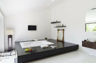 JTdCJTIyaXQlMjIlM0ElMjJWaWxsYSUyME51bnppYXRpbmElMjAlQzMlQTglMjB1bmElMjBzcGxlbmRpZGElMjB2aWxsYSUyMGltbWVyc2ElMjBuZWwlMjB2ZXJkZSUyQyUyMHNpdHVhdGElMjBpbiUyMHVuYSUyMHBvc2l6aW9uZSUyMHN0cmF0ZWdpY2ElMjB0cmElMjBDYXRhbmlhJTIwZSUyMFNpcmFjdXNhJTJDJTIwdmljaW5vJTIwYSUyMENhcmxlbnRpbmklMkMlMjBpZGVhbGUlMjBwZXIlMjBjaGklMjBkZXNpZGVyYSUyMHVuJTIwYW1iaWVudGUlMjB0cmFucXVpbGxvJTIwZSUyMHJpc2VydmF0byUyMHBlciUyMGNlbGVicmFyZSUyMG1hdHJpbW9uaSUyMGVkJTIwZXZlbnRpJTIwaW5kaW1lbnRpY2FiaWxpLiUyMCUyMExhJTIwdmlsbGElMjBvZmZyZSUyMGFtcGklMjBzcGF6aSUyMGVzdGVybmklMkMlMjB0cmElMjBjdWklM0ElMjAlMjBVbmElMjB6b25hJTIwYWRpYWNlbnRlJTIwYWxsYSUyMHBpc2NpbmElMkMlMjBwZXJmZXR0YSUyMHBlciUyMGNvY2t0YWlsJTIwZGklMjBiZW52ZW51dG8lMkMlMjBhcGVyaXRpdmklMjBvJTIwbW9tZW50aSUyMGRpJTIwcmVsYXglMjBpbW1lcnNpJTIwbmVsbGElMjBsdWNlJTIwZGVsJTIwc29sZS4lMjAlMjBVbiUyMGdyYW5kZSUyMHNwYXppbyUyMHZlcmRlJTIwZGklMjA2NTAlMjBtcSUyQyUyMGlkZWFsZSUyMHBlciUyMGFsbGVzdGltZW50aSUyMGRpJTIwYmFuY2hldHRpJTJDJTIwcHJhbnppJTIwZSUyMGNlbmUlMjBhbGwlRTIlODAlOTlhcGVydG8lMkMlMjBjb24lMjBsYSUyMHBvc3NpYmlsaXQlQzMlQTAlMjBkaSUyMG9yZ2FuaXp6YXJlJTIwbGElMjBkaXNwb3NpemlvbmUlMjBkZWdsaSUyMG9zcGl0aSUyMGluJTIwdG90YWxlJTIwbGliZXJ0JUMzJUEwLiUyMCUyMFVuJTIwc3VnZ2VzdGl2byUyMGJvc2NvJTJDJTIwdXRpbGl6emFiaWxlJTIwcGVyJTIwYnVmZmV0JTJDJTIwbW9tZW50aSUyMGNvbnZpdmlhbGklMjBvJTIwcGVyJTIwY2VsZWJyYXJlJTIwcml0aSUyMHNpbWJvbGljaSUyMGUlMjBjZXJpbW9uaWUlMjBpbiUyMHVuJUUyJTgwJTk5YXRtb3NmZXJhJTIwbmF0dXJhbGUlMjBlJTIwaW50aW1hLiUyMCUyMFNlcnZpemlvJTIwZ29sZiUyMGNhciUyMEFtcGlhJTIwcGFsZXN0cmElMjAlMjAlMjBMYSUyMHBhcnRlJTIwZGVkaWNhdGElMjBhbGxhJTIwYmFuY2hldHRpc3RpY2ElMjAlQzMlQTglMjBzZXJ2aXRhJTIwZGElMjBzZXJ2aXppJTIwaWdpZW5pY2klMjBzZXBhcmF0aSUyQyUyMGNvbW9kYW1lbnRlJTIwdmljaW5pJTIwYWxsJUUyJTgwJTk5YXJlYSUyQyUyMGdhcmFudGVuZG8lMjBwcmF0aWNpdCVDMyVBMCUyMGUlMjBjb21mb3J0JTIwYWdsaSUyMG9zcGl0aS4lMjAlMjBMYSUyMHZpbGxhJTIwZGlzcG9uZSUyMGFuY2hlJTIwZGklMjBwYXJjaGVnZ2lvJTIwcGVyJTIwZ2xpJTIwb3NwaXRpJTIwZSUyMG9mZnJlJTIwbGElMjBwb3NzaWJpbGl0JUMzJUEwJTIwZGklMjB1c3VmcnVpcmUlMjBkZWdsaSUyMHNwYXppJTIwaW50ZXJuaSUyMHBlciUyMHRyZSUyMGdpb3JuaSUyMGNvbnNlY3V0aXZpJTJDJTIwcHJldmlvJTIwYWNjb3JkbyUyMGUlMjBwcmVub3RhemlvbmUuJTIwUXVlc3RhJTIwb3B6aW9uZSUyMGNvbnNlbnRlJTIwYWdsaSUyMHNwb3NpJTIwZSUyMGFsbGUlMjBwZXJzb25lJTIwcGklQzMlQjklMjBjYXJlJTIwZGklMjB2aXZlcmUlMjBsJUUyJTgwJTk5aW50ZXJhJTIwZXNwZXJpZW56YSUyMGRlbCUyMG1hdHJpbW9uaW8lMjBpbiUyMHRvdGFsZSUyMHByaXZhY3klMjBlJTIwY29tb2RpdCVDMyVBMC4lMjAlMjBJbW1lcnNhJTIwaW4lMjB1biUyMGNvbnRlc3RvJTIwc2lsZW56aW9zbyUyMGUlMjBuYXR1cmFsZSUyQyUyMFZpbGxhJTIwTnVuemlhdGluYSUyMCVDMyVBOCUyMHBlcmZldHRhJTIwcGVyJTIwZm90b2dyYWZpZSUyMGUlMjByaXByZXNlJTIwZGFsbCVFMiU4MCU5OWFsdG8lMkMlMjBvZmZyZW5kbyUyMHNjZW5hcmklMjBlbGVnYW50aSUyMGUlMjBzdWdnZXN0aXZpJTIwcGVyJTIwY2F0dHVyYXJlJTIwb2duaSUyMG1vbWVudG8lMjBzcGVjaWFsZS4lMjAlMjBTRVJWSVpJJTIwJTIwVmlsbGElMjBOdW56aWF0aW5hJTIwb2ZmcmUlMjBhbXBpJTIwc3BhemklMjBlc3Rlcm5pJTIwZSUyMGFtYmllbnRpJTIwcmFmZmluYXRpJTJDJTIwaWRlYWxpJTIwcGVyJTIwYWNjb2dsaWVyZSUyMG1hdHJpbW9uaSUyMGVkJTIwZXZlbnRpJTIwZXNjbHVzaXZpJTNBJTIwJTVDdCVFMiU4MCVBMiU1Q3RBcmVhJTIwcGlzY2luYSUyMGNvbiUyMHpvbmElMjBhZGlhY2VudGUlMkMlMjBwZXJmZXR0YSUyMHBlciUyMGNvY2t0YWlsJTJDJTIwYXBlcml0aXZpJTIwbyUyMG1vbWVudGklMjBkaSUyMHJlbGF4JTIwaW1tZXJzaSUyMG5lbGxhJTIwbmF0dXJhJTIwZSUyMG5lbGxhJTIwbHVjZSUyMGRlbCUyMHNvbGUuJTIwJTVDdCVFMiU4MCVBMiU1Q3RBbXBpbyUyMGdpYXJkaW5vJTIwZGklMjA2NTAlMjBtcSUyQyUyMGlkZWFsZSUyMHBlciUyMGJhbmNoZXR0aSUyQyUyMHByYW56aSUyMGUlMjBjZW5lJTIwYWxsJUUyJTgwJTk5YXBlcnRvJTJDJTIwY29uJTIwbGElMjBwb3NzaWJpbGl0JUMzJUEwJTIwZGklMjBwZXJzb25hbGl6emFyZSUyMGxlJTIwZGlzcG9zaXppb25pJTIwaW4lMjBiYXNlJTIwYWxsZSUyMGVzaWdlbnplJTIwZGVnbGklMjBvc3BpdGkuJTIwJTVDdCVFMiU4MCVBMiU1Q3RCb3NjbyUyMHN1Z2dlc3Rpdm8lMkMlMjB1dGlsaXp6YWJpbGUlMjBwZXIlMjBidWZmZXQlMkMlMjBtb21lbnRpJTIwY29udml2aWFsaSUyMG8lMjBwZXIlMjByaXRpJTIwc2ltYm9saWNpJTIwZSUyMGNlcmltb25pZSUyMGluJTIwdW4lRTIlODAlOTlhdG1vc2ZlcmElMjBuYXR1cmFsZSUyMGUlMjBpbnRpbWEuJTIwJTVDdCVFMiU4MCVBMiU1Q3RQaWFubyUyMEIlMjBnYXJhbnRpdG8lM0ElMjBpbiUyMGNhc28lMjBkaSUyMGNvbmRpemlvbmklMjBtZXRlb3JvbG9naWNoZSUyMGF2dmVyc2UlMkMlMjAlQzMlQTglMjBkaXNwb25pYmlsZSUyMHVuYSUyMHRlbnNvc3RydXR0dXJhJTIwY29wZXJ0YSUyMChDcmlzdGFsKSUyMGNvbiUyMHVuYSUyMGNhcGllbnphJTIwZmlubyUyMGElMjAyNTAlMjBwZXJzb25lLiUyMChJbnNlcmlyZSUyMGZvdG8lMjB0ZW5kb3N0cnV0dHVyYSUyMENyaXN0YWwpJTIwJTIwRG90YXppb25pJTIwJTVDdCVFMiU4MCVBMiU1Q3RQaXNjaW5hJTIwJTVDdCVFMiU4MCVBMiU1Q3Rab25hJTIwc29sYXJpdW0lMjAlNUN0JUUyJTgwJUEyJTVDdEdpYXJkaW5vJTIwJTVDdCVFMiU4MCVBMiU1Q3RQYXJjaGVnZ2lvJTIwcHJpdmF0byUyMCU1Q3QlRTIlODAlQTIlNUN0QXJlYSUyMGZpdG5lc3MlMjAlNUN0JUUyJTgwJUEyJTVDdFdpLUZpJTIwJTVDdCVFMiU4MCVBMiU1Q3RBcmVhJTIwcmljZXZpbWVudGklMjAlNUN0JUUyJTgwJUEyJTVDdFNlcnZpemlvJTIwZ29sZiUyMGNhcnQlMjAlMjBDYW1lcmUlMjAlNUN0JUUyJTgwJUEyJTVDdDElMjBTdWl0ZSUyMFN1cGVyaW9yJTIwY29uJTIwdmFzY2ElMjBpZHJvbWFzc2FnZ2lvJTIwaW4lMjBjYW1lcmElMjAlNUN0JUUyJTgwJUEyJTVDdDElMjBDYW1lcmElMjBEZWx1eGUlMjAlNUN0JUUyJTgwJUEyJTVDdDElMjBDYW1lcmElMjBTdGFuZGFyZCUyMGNvbiUyMG1hbnNhcmRhJTIwJUYwJTlGJTkxJTg5JTIwVG90YWxlJTNBJTIwNyUyMHBvc3RpJTIwbGV0dG8lMjAlMjAlRTIlQjglQkIlMjAlMjBTRVJWSVpJJTIwQUdHSVVOVElWSSUyMCUyMFBlciUyMHJlbmRlcmUlMjBsJUUyJTgwJTk5ZXNwZXJpZW56YSUyMGFuY29yYSUyMHBpJUMzJUI5JTIwZXNjbHVzaXZhJTJDJTIwbGElMjB2aWxsYSUyMG1ldHRlJTIwYSUyMGRpc3Bvc2l6aW9uZSUyMHVuYSUyMHNlbGV6aW9uZSUyMGRpJTIwc2Vydml6aSUyMHByZW1pdW0lMjBmb3JuaXRpJTIwZGElMjBwYXJ0bmVyJTIwZXN0ZXJuaSUyMHF1YWxpZmljYXRpJTNBJTIwJTVDdCVFMiU4MCVBMiU1Q3RNYXNzYWdnaW8lMjBkaSUyMGNvcHBpYSUyMGNvbiUyMHZpc3RhJTIwcGFub3JhbWljYSUyMCU1Q3QlRTIlODAlQTIlNUN0UGl6emElMjBQYXJ0eSUyMCU1Q3QlRTIlODAlQTIlNUN0UG9vbCUyMFBhcnR5JTIwQnJ1bmNoJTIwJTVDdCVFMiU4MCVBMiU1Q3RUcmFzcG9ydG8lMjBwcml2YXRvJTIwJTVDdCVFMiU4MCVBMiU1Q3ROb2xlZ2dpbyUyMHlhY2h0JTIwJTIwJTIwJTIwJTIwJTIwJTIwJUUyJTgwJUEyJTIwJTIwJTIwJTIwJTIwJTIwQXV0byUyMGQlRTIlODAlOTllcG9jYSUyMCUyMCUyMCVFMiVCOCVCQiUyMCUyMENISSUyMFNJQU1PJTIwJTIwSW1tZXJzYSUyMG5lbCUyMHZlcmRlJTIwZSUyMHNpdHVhdGElMjBpbiUyMHVuYSUyMHBvc2l6aW9uZSUyMHN0cmF0ZWdpY2ElMjB0cmElMjBDYXRhbmlhJTIwZSUyMFNpcmFjdXNhJTJDJTIwYSUyMHBvY2hpJTIwcGFzc2klMjBkYSUyMENhcmxlbnRpbmklMkMlMjBWaWxsYSUyME51bnppYXRpbmElMjAlQzMlQTglMjBsYSUyMHNjZWx0YSUyMGlkZWFsZSUyMHBlciUyMGNoaSUyMGRlc2lkZXJhJTIwdW4lMjBhbWJpZW50ZSUyMHRyYW5xdWlsbG8lMjBlJTIwcmlzZXJ2YXRvJTIwcGVyJTIwY2VsZWJyYXJlJTIwbWF0cmltb25pJTIwZWQlMjBldmVudGklMjBpbmRpbWVudGljYWJpbGkuJTIwJTIwTGElMjB2aWxsYSUyMGRpc3BvbmUlMjBkaSUyMHNwYXppJTIwdmVyc2F0aWxpJTIwZSUyMHN1Z2dlc3RpdmklM0ElMjBsJUUyJTgwJTk5YXJlYSUyMHBpc2NpbmElMjBwZXIlMjBhY2NvZ2xpZXJlJTIwZ2xpJTIwb3NwaXRpJTIwY29uJTIwY29ja3RhaWwlMjBlJTIwYXBlcml0aXZpJTJDJTIwaWwlMjBnaWFyZGlubyUyMGRpJTIwNjUwJTIwbXElMjBwZXIlMjBwcmFuemklMjBlJTIwY2VuZSUyMGFsbCVFMiU4MCU5OWFwZXJ0byUyMGUlMjB1biUyMGJvc2NvJTIwaW5jYW50ZXZvbGUlMjBwZXJmZXR0byUyMHBlciUyMHJpdGklMjBzaW1ib2xpY2klMjBvJTIwbW9tZW50aSUyMGNvbnZpdmlhbGklMjBpbiUyMHVuJUUyJTgwJTk5YXRtb3NmZXJhJTIwaW50aW1hJTIwZSUyMG5hdHVyYWxlLiUyMCUyMEdsaSUyMHNwYXppJTIwaW50ZXJuaSUyQyUyMGRpc3BvbmliaWxpJTIwc3UlMjBwcmVub3RhemlvbmUlMjBwZXIlMjB1biUyMHNvZ2dpb3JubyUyMGZpbm8lMjBhJTIwdHJlJTIwZ2lvcm5pJTIwY29uc2VjdXRpdmklMkMlMjBjb25zZW50b25vJTIwYWdsaSUyMHNwb3NpJTIwZSUyMGFpJTIwbG9ybyUyMGNhcmklMjBkaSUyMHZpdmVyZSUyMGwlRTIlODAlOTlpbnRlcmElMjBlc3BlcmllbnphJTIwZGVsJTIwbWF0cmltb25pbyUyMGluJTIwdG90YWxlJTIwcHJpdmFjeSUyMGUlMjBjb21mb3J0LiUyMCUyMEdyYXppZSUyMGFsbGElMjBzdWElMjBwb3NpemlvbmUlMjBwcml2aWxlZ2lhdGElMjBlJTIwYWklMjBwYWVzYWdnaSUyMGNpcmNvc3RhbnRpJTJDJTIwVmlsbGElMjBOdW56aWF0aW5hJTIwcmFwcHJlc2VudGElMjBhbmNoZSUyMHVuYSUyMGNvcm5pY2UlMjBpZGVhbGUlMjBwZXIlMjBmb3RvZ3JhZmllJTIwZSUyMHJpcHJlc2UlMjBhZXJlZSUyQyUyMHJlZ2FsYW5kbyUyMHNjZW5hcmklMjBlbGVnYW50aSUyMGUlMjBzZW56YSUyMHRlbXBvLiUyMiU3RA== JTdCJTIyaXQlMjIlM0ElMjJWaWxsYSUyME51bnppYXRpbmElMjAlQzMlQTglMjB1bmElMjBzcGxlbmRpZGElMjB2aWxsYSUyMGltbWVyc2ElMjBuZWwlMjB2ZXJkZSUyQyUyMHNpdHVhdGElMjBpbiUyMHVuYSUyMHBvc2l6aW9uZSUyMHN0cmF0ZWdpY2ElMjB0cmElMjBDYXRhbmlhJTIwZSUyMFNpcmFjdXNhJTJDJTIwdmljaW5vJTIwYSUyMENhcmxlbnRpbmklMkMlMjBpZGVhbGUlMjBwZXIlMjBjaGklMjBkZXNpZGVyYSUyMHVuJTIwYW1iaWVudGUlMjB0cmFucXVpbGxvJTIwZSUyMHJpc2VydmF0byUyMHBlciUyMGNlbGVicmFyZSUyMG1hdHJpbW9uaSUyMGVkJTIwZXZlbnRpJTIwaW5kaW1lbnRpY2FiaWxpLiUyMCUyMExhJTIwdmlsbGElMjBvZmZyZSUyMGFtcGklMjBzcGF6aSUyMGVzdGVybmklMkMlMjB0cmElMjBjdWklM0ElMjAlMjBVbmElMjB6b25hJTIwYWRpYWNlbnRlJTIwYWxsYSUyMHBpc2NpbmElMkMlMjBwZXJmZXR0YSUyMHBlciUyMGNvY2t0YWlsJTIwZGklMjBiZW52ZW51dG8lMkMlMjBhcGVyaXRpdmklMjBvJTIwbW9tZW50aSUyMGRpJTIwcmVsYXglMjBpbW1lcnNpJTIwbmVsbGElMjBsdWNlJTIwZGVsJTIwc29sZS4lMjAlMjBVbiUyMGdyYW5kZSUyMHNwYXppbyUyMHZlcmRlJTIwZGklMjA2NTAlMjBtcSUyQyUyMGlkZWFsZSUyMHBlciUyMGFsbGVzdGltZW50aSUyMGRpJTIwYmFuY2hldHRpJTJDJTIwcHJhbnppJTIwZSUyMGNlbmUlMjBhbGwlRTIlODAlOTlhcGVydG8lMkMlMjBjb24lMjBsYSUyMHBvc3NpYmlsaXQlQzMlQTAlMjBkaSUyMG9yZ2FuaXp6YXJlJTIwbGElMjBkaXNwb3NpemlvbmUlMjBkZWdsaSUyMG9zcGl0aSUyMGluJTIwdG90YWxlJTIwbGliZXJ0JUMzJUEwLiUyMCUyMFVuJTIwc3VnZ2VzdGl2byUyMGJvc2NvJTJDJTIwdXRpbGl6emFiaWxlJTIwcGVyJTIwYnVmZmV0JTJDJTIwbW9tZW50aSUyMGNvbnZpdmlhbGklMjBvJTIwcGVyJTIwY2VsZWJyYXJlJTIwcml0aSUyMHNpbWJvbGljaSUyMGUlMjBjZXJpbW9uaWUlMjBpbiUyMHVuJUUyJTgwJTk5YXRtb3NmZXJhJTIwbmF0dXJhbGUlMjBlJTIwaW50aW1hLiUyMCUyMFNlcnZpemlvJTIwZ29sZiUyMGNhciUyMEFtcGlhJTIwcGFsZXN0cmElMjAlMjAlMjBMYSUyMHBhcnRlJTIwZGVkaWNhdGElMjBhbGxhJTIwYmFuY2hldHRpc3RpY2ElMjAlQzMlQTglMjBzZXJ2aXRhJTIwZGElMjBzZXJ2aXppJTIwaWdpZW5pY2klMjBzZXBhcmF0aSUyQyUyMGNvbW9kYW1lbnRlJTIwdmljaW5pJTIwYWxsJUUyJTgwJTk5YXJlYSUyQyUyMGdhcmFudGVuZG8lMjBwcmF0aWNpdCVDMyVBMCUyMGUlMjBjb21mb3J0JTIwYWdsaSUyMG9zcGl0aS4lMjAlMjBMYSUyMHZpbGxhJTIwZGlzcG9uZSUyMGFuY2hlJTIwZGklMjBwYXJjaGVnZ2lvJTIwcGVyJTIwZ2xpJTIwb3NwaXRpJTIwZSUyMG9mZnJlJTIwbGElMjBwb3NzaWJpbGl0JUMzJUEwJTIwZGklMjB1c3VmcnVpcmUlMjBkZWdsaSUyMHNwYXppJTIwaW50ZXJuaSUyMHBlciUyMHRyZSUyMGdpb3JuaSUyMGNvbnNlY3V0aXZpJTJDJTIwcHJldmlvJTIwYWNjb3JkbyUyMGUlMjBwcmVub3RhemlvbmUuJTIwUXVlc3RhJTIwb3B6aW9uZSUyMGNvbnNlbnRlJTIwYWdsaSUyMHNwb3NpJTIwZSUyMGFsbGUlMjBwZXJzb25lJTIwcGklQzMlQjklMjBjYXJlJTIwZGklMjB2aXZlcmUlMjBsJUUyJTgwJTk5aW50ZXJhJTIwZXNwZXJpZW56YSUyMGRlbCUyMG1hdHJpbW9uaW8lMjBpbiUyMHRvdGFsZSUyMHByaXZhY3klMjBlJTIwY29tb2RpdCVDMyVBMC4lMjAlMjBJbW1lcnNhJTIwaW4lMjB1biUyMGNvbnRlc3RvJTIwc2lsZW56aW9zbyUyMGUlMjBuYXR1cmFsZSUyQyUyMFZpbGxhJTIwTnVuemlhdGluYSUyMCVDMyVBOCUyMHBlcmZldHRhJTIwcGVyJTIwZm90b2dyYWZpZSUyMGUlMjByaXByZXNlJTIwZGFsbCVFMiU4MCU5OWFsdG8lMkMlMjBvZmZyZW5kbyUyMHNjZW5hcmklMjBlbGVnYW50aSUyMGUlMjBzdWdnZXN0aXZpJTIwcGVyJTIwY2F0dHVyYXJlJTIwb2duaSUyMG1vbWVudG8lMjBzcGVjaWFsZS4lMjAlMjBTRVJWSVpJJTIwJTIwVmlsbGElMjBOdW56aWF0aW5hJTIwb2ZmcmUlMjBhbXBpJTIwc3BhemklMjBlc3Rlcm5pJTIwZSUyMGFtYmllbnRpJTIwcmFmZmluYXRpJTJDJTIwaWRlYWxpJTIwcGVyJTIwYWNjb2dsaWVyZSUyMG1hdHJpbW9uaSUyMGVkJTIwZXZlbnRpJTIwZXNjbHVzaXZpJTNBJTIwJTVDdCVFMiU4MCVBMiU1Q3RBcmVhJTIwcGlzY2luYSUyMGNvbiUyMHpvbmElMjBhZGlhY2VudGUlMkMlMjBwZXJmZXR0YSUyMHBlciUyMGNvY2t0YWlsJTJDJTIwYXBlcml0aXZpJTIwbyUyMG1vbWVudGklMjBkaSUyMHJlbGF4JTIwaW1tZXJzaSUyMG5lbGxhJTIwbmF0dXJhJTIwZSUyMG5lbGxhJTIwbHVjZSUyMGRlbCUyMHNvbGUuJTIwJTVDdCVFMiU4MCVBMiU1Q3RBbXBpbyUyMGdpYXJkaW5vJTIwZGklMjA2NTAlMjBtcSUyQyUyMGlkZWFsZSUyMHBlciUyMGJhbmNoZXR0aSUyQyUyMHByYW56aSUyMGUlMjBjZW5lJTIwYWxsJUUyJTgwJTk5YXBlcnRvJTJDJTIwY29uJTIwbGElMjBwb3NzaWJpbGl0JUMzJUEwJTIwZGklMjBwZXJzb25hbGl6emFyZSUyMGxlJTIwZGlzcG9zaXppb25pJTIwaW4lMjBiYXNlJTIwYWxsZSUyMGVzaWdlbnplJTIwZGVnbGklMjBvc3BpdGkuJTIwJTVDdCVFMiU4MCVBMiU1Q3RCb3NjbyUyMHN1Z2dlc3Rpdm8lMkMlMjB1dGlsaXp6YWJpbGUlMjBwZXIlMjBidWZmZXQlMkMlMjBtb21lbnRpJTIwY29udml2aWFsaSUyMG8lMjBwZXIlMjByaXRpJTIwc2ltYm9saWNpJTIwZSUyMGNlcmltb25pZSUyMGluJTIwdW4lRTIlODAlOTlhdG1vc2ZlcmElMjBuYXR1cmFsZSUyMGUlMjBpbnRpbWEuJTIwJTVDdCVFMiU4MCVBMiU1Q3RQaWFubyUyMEIlMjBnYXJhbnRpdG8lM0ElMjBpbiUyMGNhc28lMjBkaSUyMGNvbmRpemlvbmklMjBtZXRlb3JvbG9naWNoZSUyMGF2dmVyc2UlMkMlMjAlQzMlQTglMjBkaXNwb25pYmlsZSUyMHVuYSUyMHRlbnNvc3RydXR0dXJhJTIwY29wZXJ0YSUyMChDcmlzdGFsKSUyMGNvbiUyMHVuYSUyMGNhcGllbnphJTIwZmlubyUyMGElMjAyNTAlMjBwZXJzb25lLiUyMChJbnNlcmlyZSUyMGZvdG8lMjB0ZW5kb3N0cnV0dHVyYSUyMENyaXN0YWwpJTIwJTIwRG90YXppb25pJTIwJTVDdCVFMiU4MCVBMiU1Q3RQaXNjaW5hJTIwJTVDdCVFMiU4MCVBMiU1Q3Rab25hJTIwc29sYXJpdW0lMjAlNUN0JUUyJTgwJUEyJTVDdEdpYXJkaW5vJTIwJTVDdCVFMiU4MCVBMiU1Q3RQYXJjaGVnZ2lvJTIwcHJpdmF0byUyMCU1Q3QlRTIlODAlQTIlNUN0QXJlYSUyMGZpdG5lc3MlMjAlNUN0JUUyJTgwJUEyJTVDdFdpLUZpJTIwJTVDdCVFMiU4MCVBMiU1Q3RBcmVhJTIwcmljZXZpbWVudGklMjAlNUN0JUUyJTgwJUEyJTVDdFNlcnZpemlvJTIwZ29sZiUyMGNhcnQlMjAlMjBDYW1lcmUlMjAlNUN0JUUyJTgwJUEyJTVDdDElMjBTdWl0ZSUyMFN1cGVyaW9yJTIwY29uJTIwdmFzY2ElMjBpZHJvbWFzc2FnZ2lvJTIwaW4lMjBjYW1lcmElMjAlNUN0JUUyJTgwJUEyJTVDdDElMjBDYW1lcmElMjBEZWx1eGUlMjAlNUN0JUUyJTgwJUEyJTVDdDElMjBDYW1lcmElMjBTdGFuZGFyZCUyMGNvbiUyMG1hbnNhcmRhJTIwJUYwJTlGJTkxJTg5JTIwVG90YWxlJTNBJTIwNyUyMHBvc3RpJTIwbGV0dG8lMjAlMjAlRTIlQjglQkIlMjAlMjBTRVJWSVpJJTIwQUdHSVVOVElWSSUyMCUyMFBlciUyMHJlbmRlcmUlMjBsJUUyJTgwJTk5ZXNwZXJpZW56YSUyMGFuY29yYSUyMHBpJUMzJUI5JTIwZXNjbHVzaXZhJTJDJTIwbGElMjB2aWxsYSUyMG1ldHRlJTIwYSUyMGRpc3Bvc2l6aW9uZSUyMHVuYSUyMHNlbGV6aW9uZSUyMGRpJTIwc2Vydml6aSUyMHByZW1pdW0lMjBmb3JuaXRpJTIwZGElMjBwYXJ0bmVyJTIwZXN0ZXJuaSUyMHF1YWxpZmljYXRpJTNBJTIwJTVDdCVFMiU4MCVBMiU1Q3RNYXNzYWdnaW8lMjBkaSUyMGNvcHBpYSUyMGNvbiUyMHZpc3RhJTIwcGFub3JhbWljYSUyMCU1Q3QlRTIlODAlQTIlNUN0UGl6emElMjBQYXJ0eSUyMCU1Q3QlRTIlODAlQTIlNUN0UG9vbCUyMFBhcnR5JTIwQnJ1bmNoJTIwJTVDdCVFMiU4MCVBMiU1Q3RUcmFzcG9ydG8lMjBwcml2YXRvJTIwJTVDdCVFMiU4MCVBMiU1Q3ROb2xlZ2dpbyUyMHlhY2h0JTIwJTIwJTIwJTIwJTIwJTIwJTIwJUUyJTgwJUEyJTIwJTIwJTIwJTIwJTIwJTIwQXV0byUyMGQlRTIlODAlOTllcG9jYSUyMCUyMCUyMCVFMiVCOCVCQiUyMCUyMENISSUyMFNJQU1PJTIwJTIwSW1tZXJzYSUyMG5lbCUyMHZlcmRlJTIwZSUyMHNpdHVhdGElMjBpbiUyMHVuYSUyMHBvc2l6aW9uZSUyMHN0cmF0ZWdpY2ElMjB0cmElMjBDYXRhbmlhJTIwZSUyMFNpcmFjdXNhJTJDJTIwYSUyMHBvY2hpJTIwcGFzc2klMjBkYSUyMENhcmxlbnRpbmklMkMlMjBWaWxsYSUyME51bnppYXRpbmElMjAlQzMlQTglMjBsYSUyMHNjZWx0YSUyMGlkZWFsZSUyMHBlciUyMGNoaSUyMGRlc2lkZXJhJTIwdW4lMjBhbWJpZW50ZSUyMHRyYW5xdWlsbG8lMjBlJTIwcmlzZXJ2YXRvJTIwcGVyJTIwY2VsZWJyYXJlJTIwbWF0cmltb25pJTIwZWQlMjBldmVudGklMjBpbmRpbWVudGljYWJpbGkuJTIwJTIwTGElMjB2aWxsYSUyMGRpc3BvbmUlMjBkaSUyMHNwYXppJTIwdmVyc2F0aWxpJTIwZSUyMHN1Z2dlc3RpdmklM0ElMjBsJUUyJTgwJTk5YXJlYSUyMHBpc2NpbmElMjBwZXIlMjBhY2NvZ2xpZXJlJTIwZ2xpJTIwb3NwaXRpJTIwY29uJTIwY29ja3RhaWwlMjBlJTIwYXBlcml0aXZpJTJDJTIwaWwlMjBnaWFyZGlubyUyMGRpJTIwNjUwJTIwbXElMjBwZXIlMjBwcmFuemklMjBlJTIwY2VuZSUyMGFsbCVFMiU4MCU5OWFwZXJ0byUyMGUlMjB1biUyMGJvc2NvJTIwaW5jYW50ZXZvbGUlMjBwZXJmZXR0byUyMHBlciUyMHJpdGklMjBzaW1ib2xpY2klMjBvJTIwbW9tZW50aSUyMGNvbnZpdmlhbGklMjBpbiUyMHVuJUUyJTgwJTk5YXRtb3NmZXJhJTIwaW50aW1hJTIwZSUyMG5hdHVyYWxlLiUyMCUyMEdsaSUyMHNwYXppJTIwaW50ZXJuaSUyQyUyMGRpc3BvbmliaWxpJTIwc3UlMjBwcmVub3RhemlvbmUlMjBwZXIlMjB1biUyMHNvZ2dpb3JubyUyMGZpbm8lMjBhJTIwdHJlJTIwZ2lvcm5pJTIwY29uc2VjdXRpdmklMkMlMjBjb25zZW50b25vJTIwYWdsaSUyMHNwb3NpJTIwZSUyMGFpJTIwbG9ybyUyMGNhcmklMjBkaSUyMHZpdmVyZSUyMGwlRTIlODAlOTlpbnRlcmElMjBlc3BlcmllbnphJTIwZGVsJTIwbWF0cmltb25pbyUyMGluJTIwdG90YWxlJTIwcHJpdmFjeSUyMGUlMjBjb21mb3J0LiUyMCUyMEdyYXppZSUyMGFsbGElMjBzdWElMjBwb3NpemlvbmUlMjBwcml2aWxlZ2lhdGElMjBlJTIwYWklMjBwYWVzYWdnaSUyMGNpcmNvc3RhbnRpJTJDJTIwVmlsbGElMjBOdW56aWF0aW5hJTIwcmFwcHJlc2VudGElMjBhbmNoZSUyMHVuYSUyMGNvcm5pY2UlMjBpZGVhbGUlMjBwZXIlMjBmb3RvZ3JhZmllJTIwZSUyMHJpcHJlc2UlMjBhZXJlZSUyQyUyMHJlZ2FsYW5kbyUyMHNjZW5hcmklMjBlbGVnYW50aSUyMGUlMjBzZW56YSUyMHRlbXBvLiUyMiU3RA==