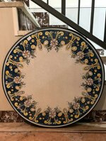 tavolo-in-pietra-lavica-decorato-a-mano-motivo-barocco-floreale-blu-e-oro