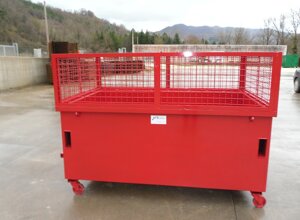 cassonetti%20con%20ruote%20predisposti%20per%20il%20rovesciamento%20con%20carrello%20elevatore_02.jpeg