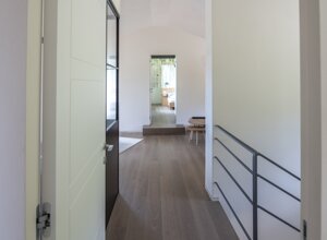 est1(1).jpeg est1(1).jpeg