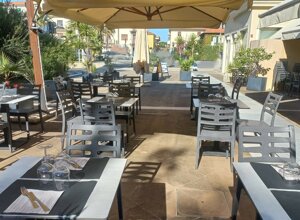 Giardino Esterno Ristorante Altamarea Marina di Massa 