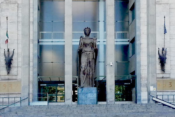 Contraffazione, per il rischio di confusione tra due marchi occorre una valutazione globale e complessiva