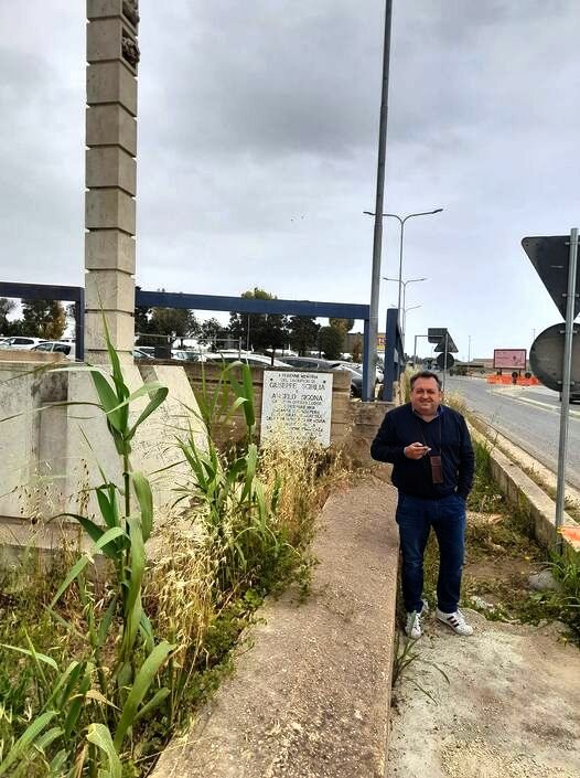 Sifus Confali: “Incuria attorno alla lapide dei braccianti vittime della strage di Avola offesa alla memoria” Sifus Confali: “Incuria attorno alla lapide dei braccianti vittime della strage di Avola offesa alla memoria”