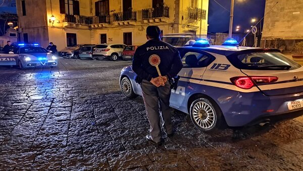 Controllo straordinario del territorio della Polizia ad Acireale e Aci Sant&rsquo;Antonio