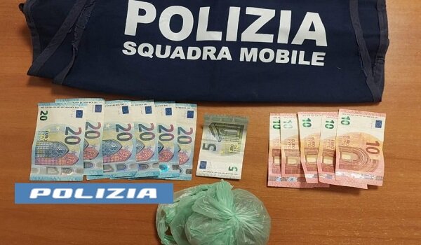 Arrestato dalla Polizia di Stato nel quartiere San Berillo Vecchio per spaccio