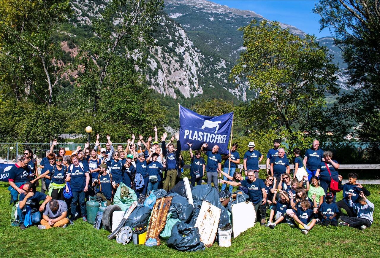 "Sea & Rivers" in Sicilia raccolte 15,7 tonnellate di plastica e rifiuti "Sea & Rivers" in Sicilia raccolte 15,7 tonnellate di plastica e rifiuti