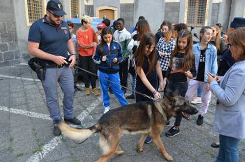 Scoperta stamattina nella Caserma Antonio Cardile una lapide intitolata all&rsquo;ispettore Giovanni Lizzio