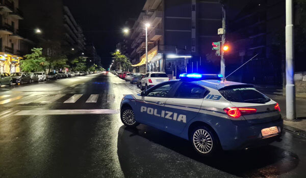 Ventiduenne tenta di fuggire al controllo, denunciato per possesso ingiustificato di oggetti atti a offendere