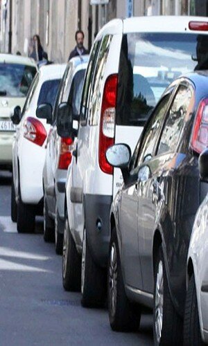 parcheggio-selvaggio-454382279.jpg