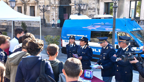 "Questo non &egrave; amore", la Polizia di Stato incontra cittadini e studenti di Acireale