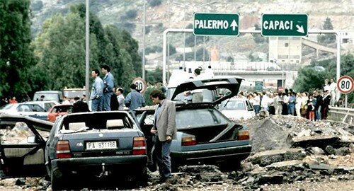 Capaci, 24 anni dopo: Falcone, Borsellino, le altre vittime...Citt&agrave;Insieme oggi, davanti al Tribunale di Catania, ricorda&hellip;