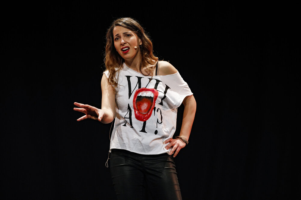 "Terapia di Gruppo" arriva in Sicilia il tour della comica Chiara Becchimanzi